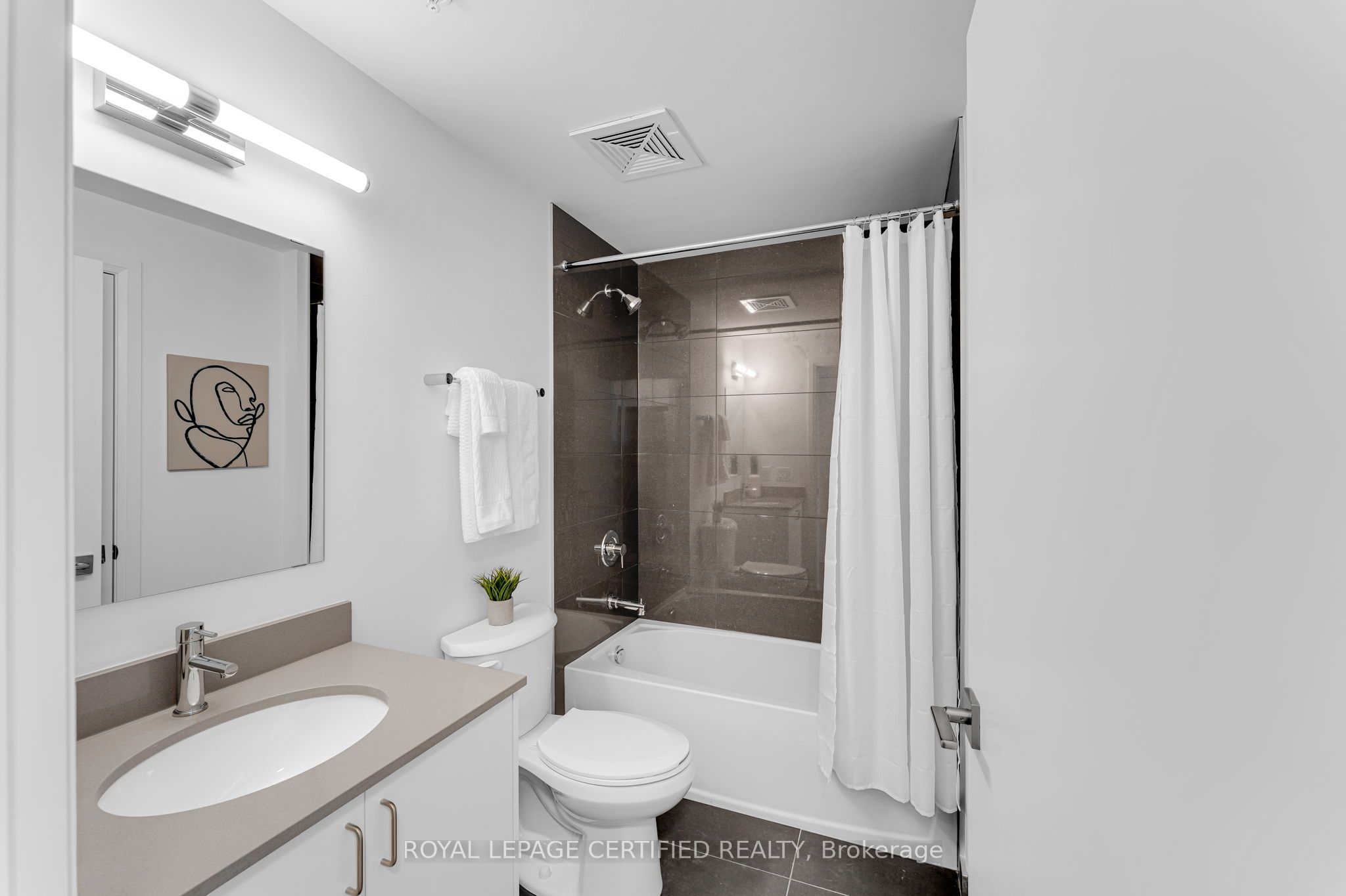 223 Princess Street 714 Property Photo 13