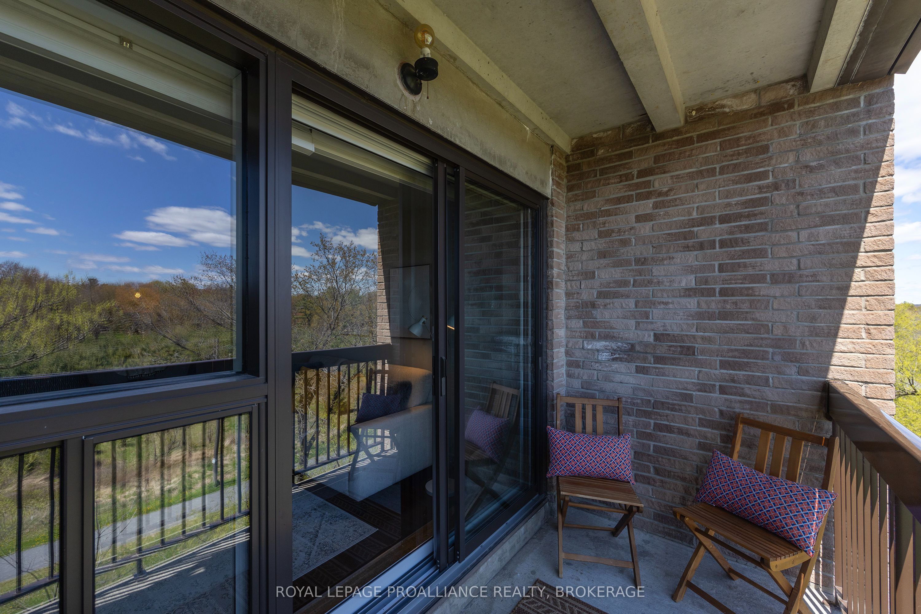 358 Queen Mary Road 609 Property Photo 23