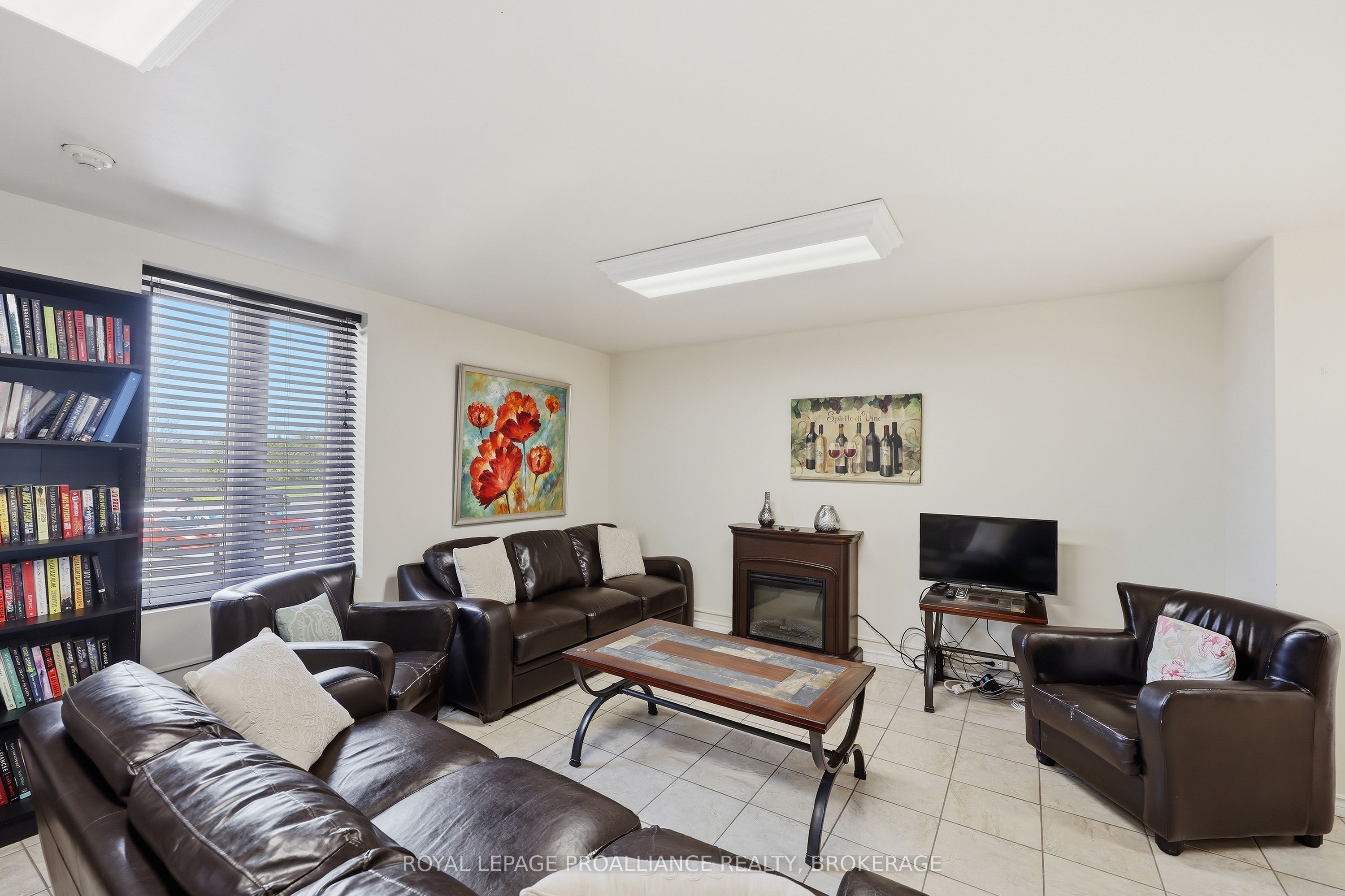 358 Queen Mary Road 609 Property Photo 37
