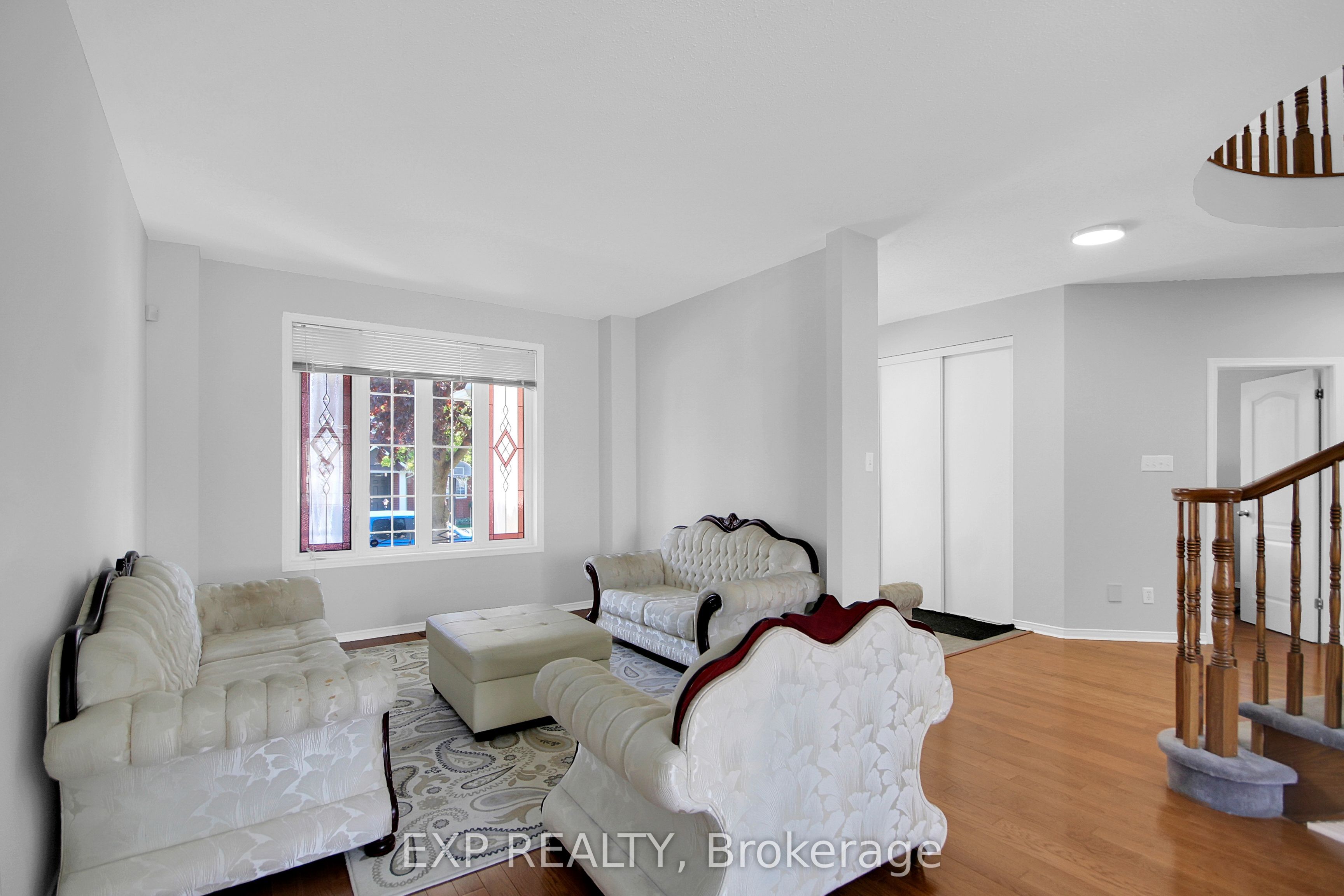 39 Greatwood Crescent Property Photo 5