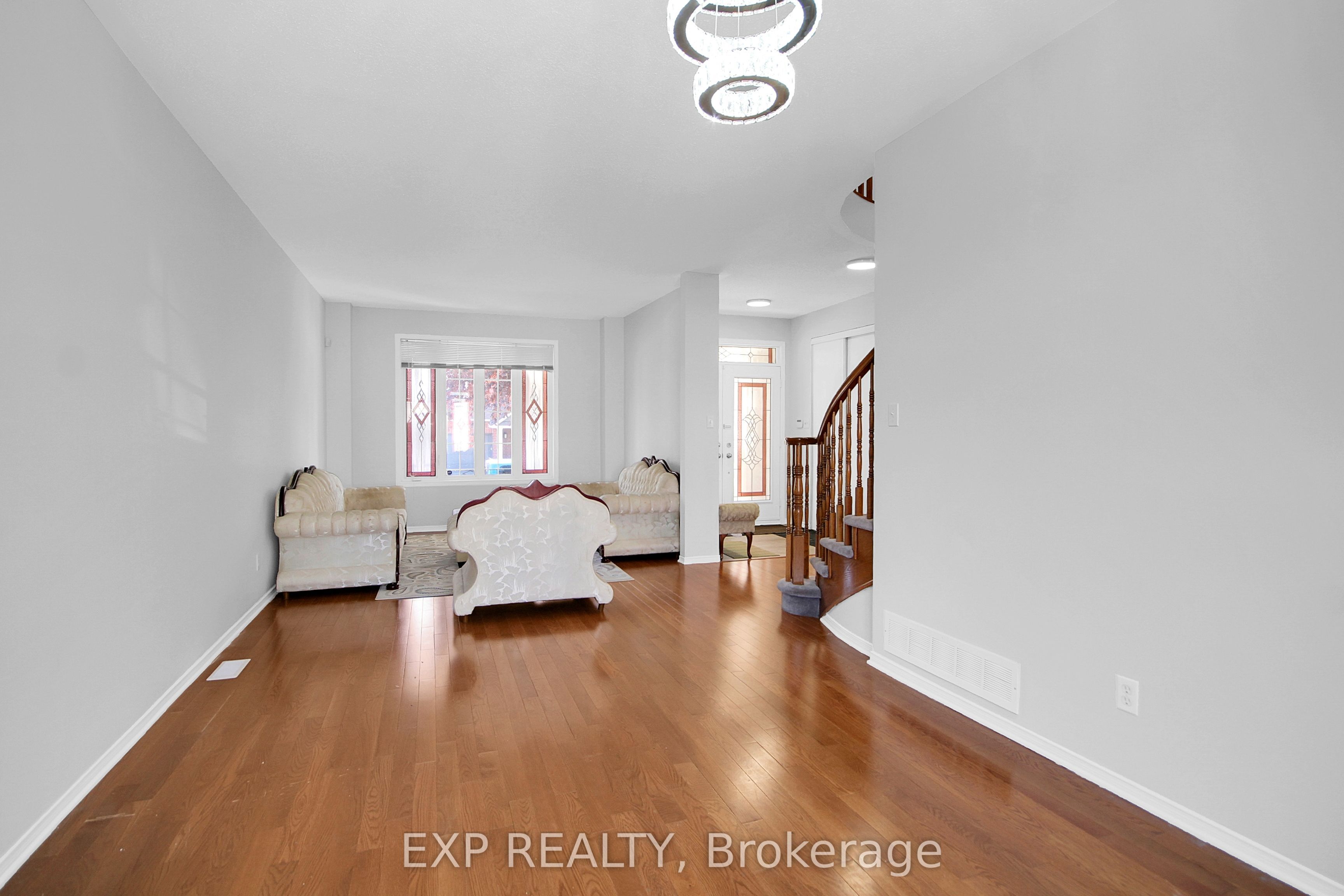 39 Greatwood Crescent Property Photo 7