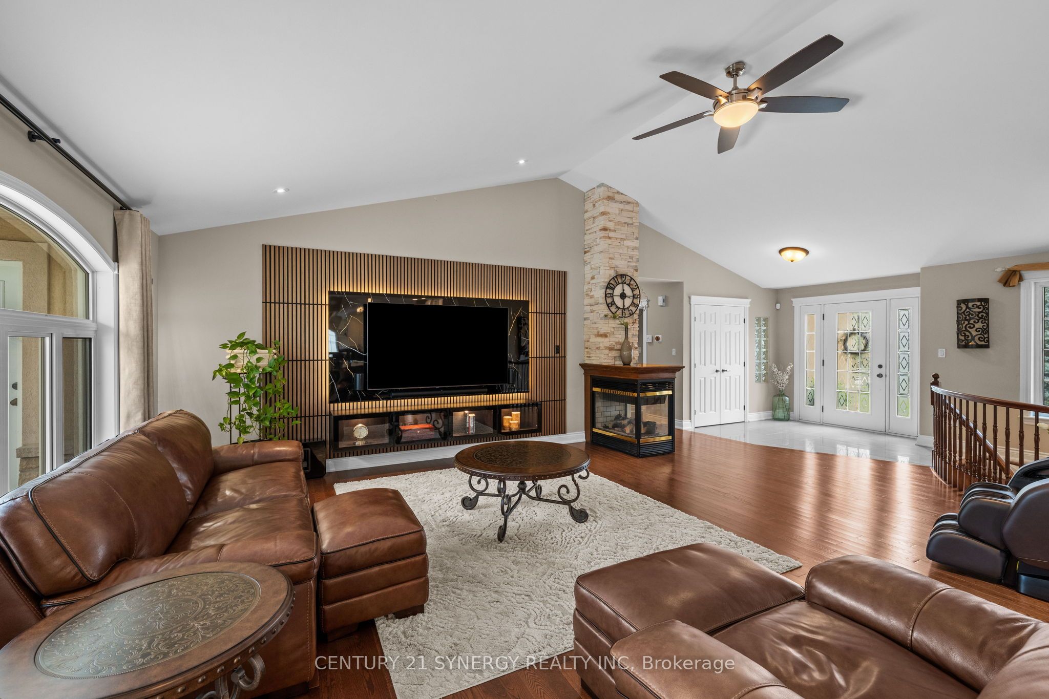 1302 Bankfield Road Property Photo 3