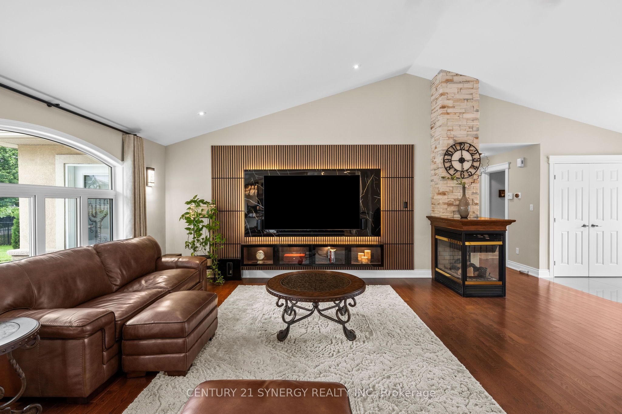 1302 Bankfield Road Property Photo 5