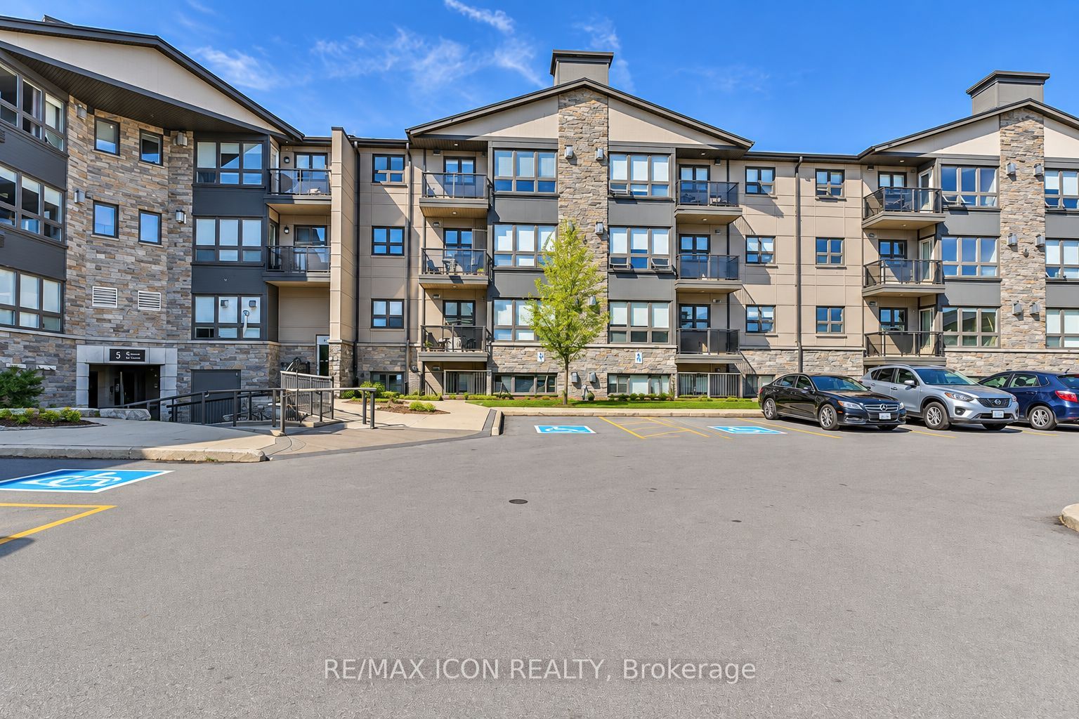 5 Jacksway Crescent 308 Property Photo 1
