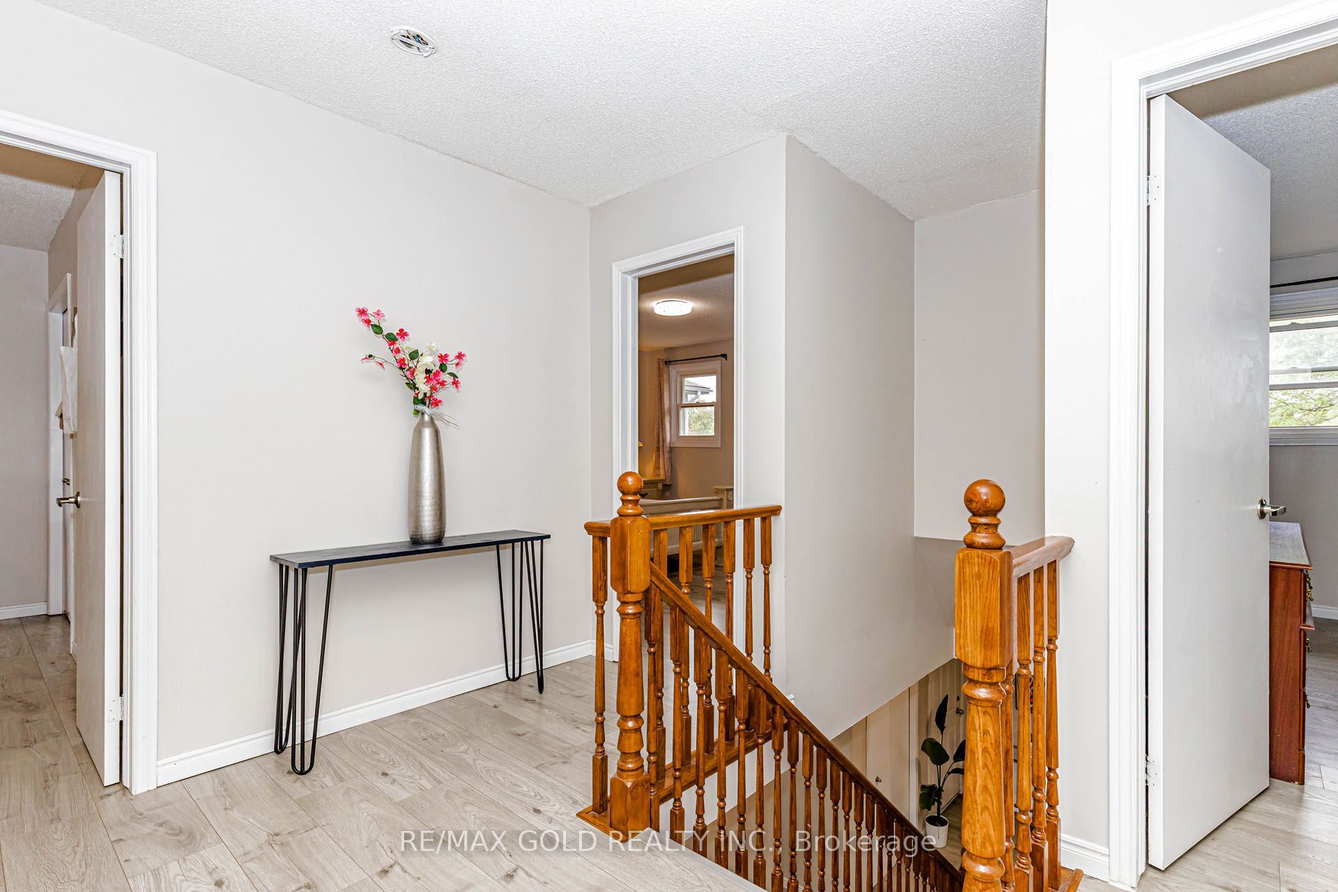 74 Parkplaza Drive S Property Photo 33