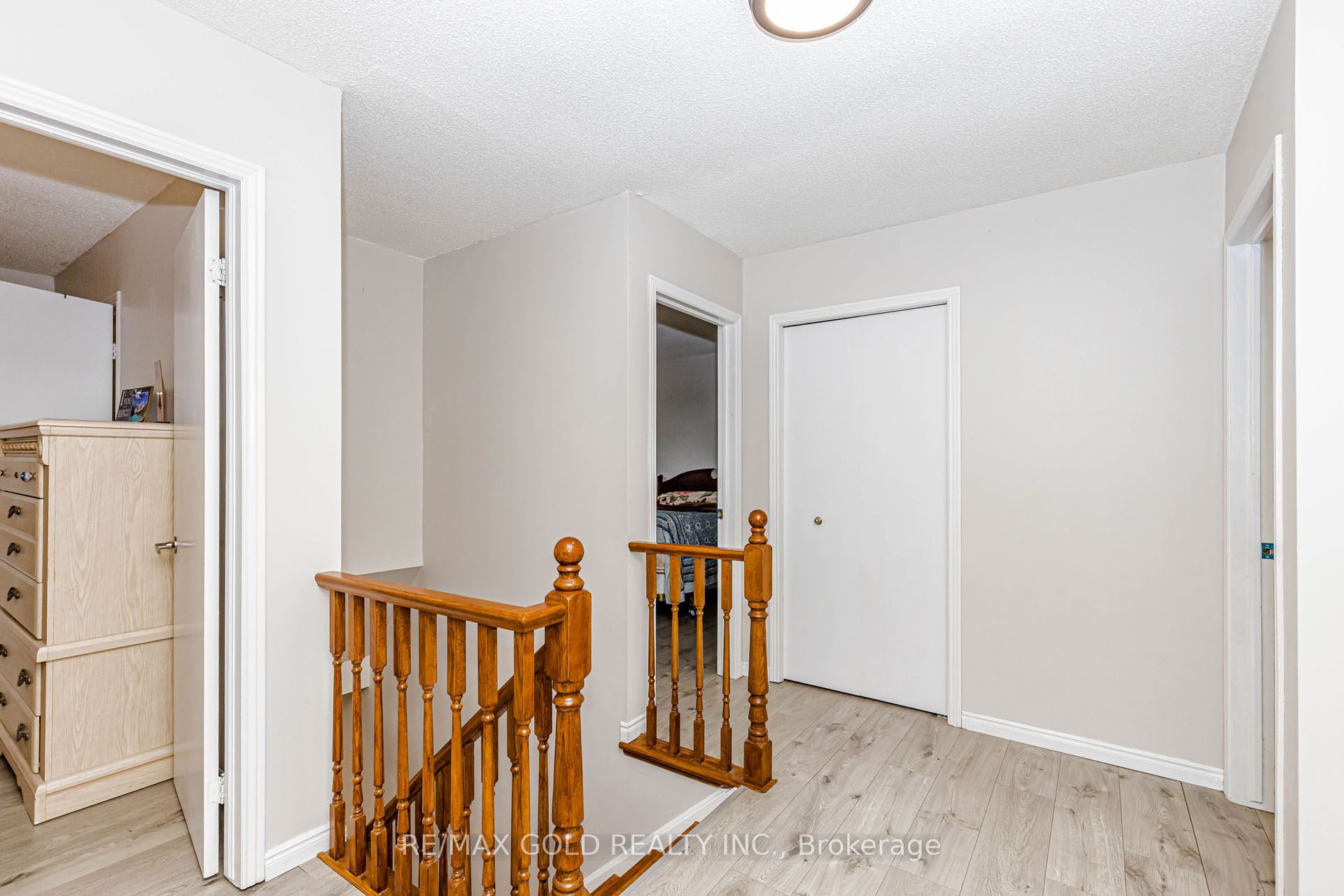 74 Parkplaza Drive S Property Photo 35