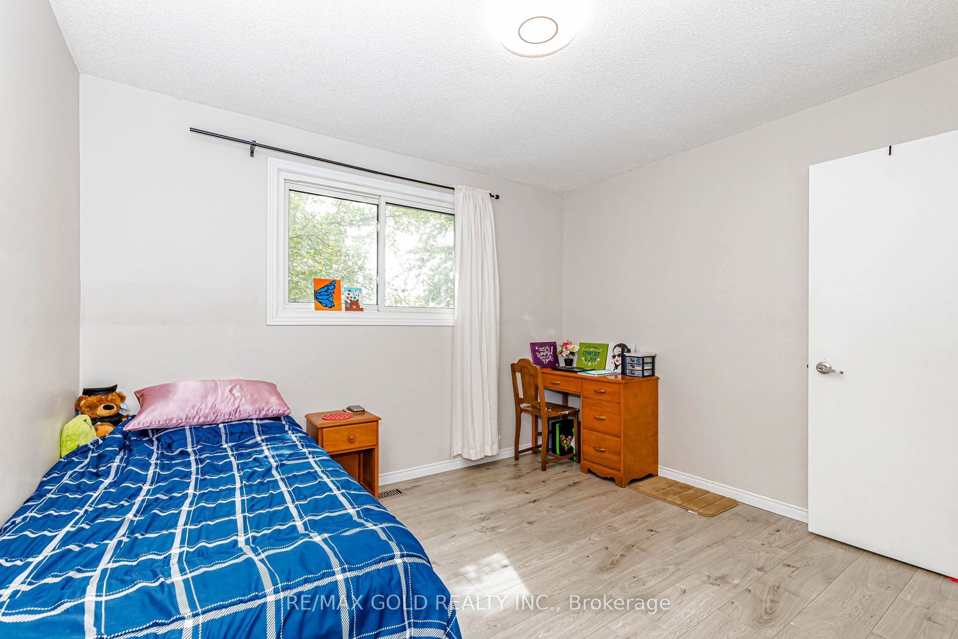 74 Parkplaza Drive S Property Photo 36