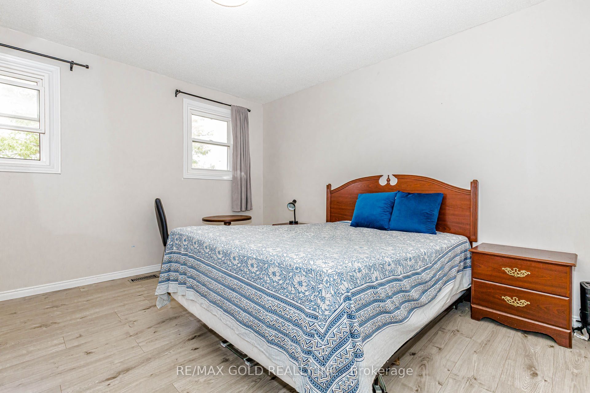 74 Parkplaza Drive S Property Photo 38
