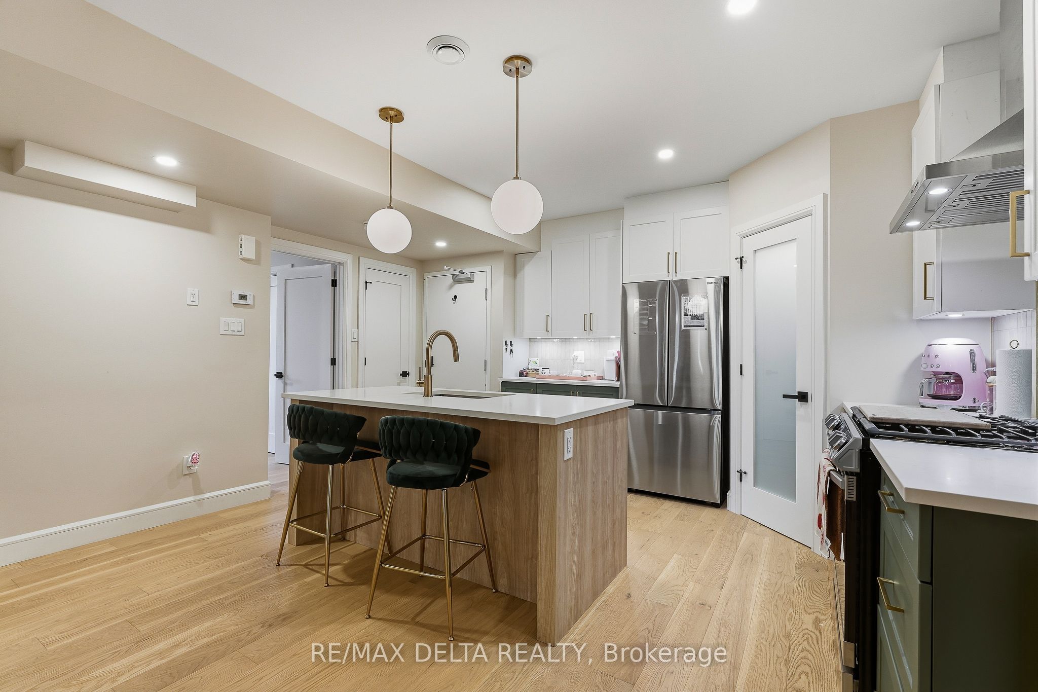 888 Chapman Street B Property Photo 6