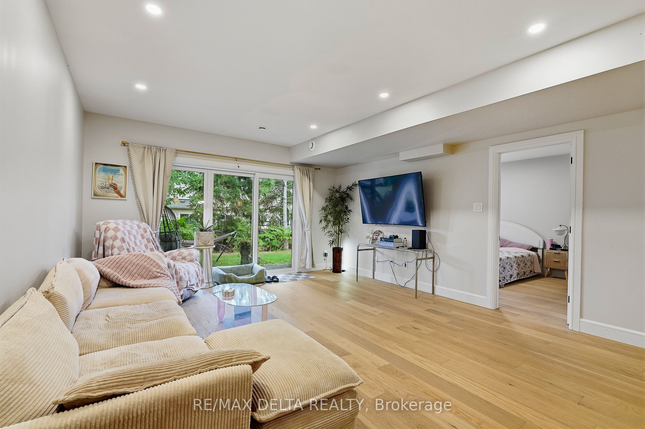 888 Chapman Street B Property Photo 12
