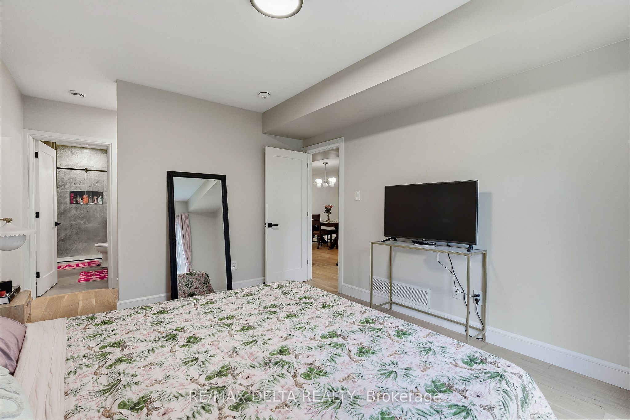 888 Chapman Street B Property Photo 15