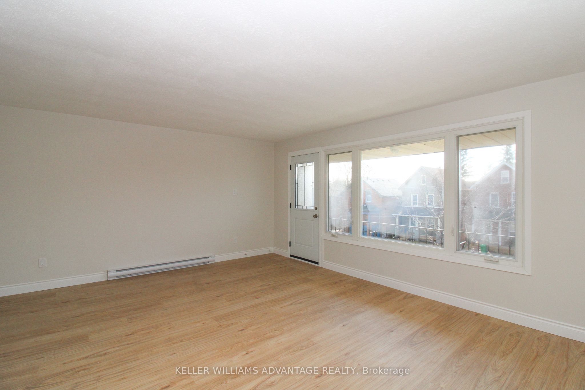 506 Sherbrooke Street Upper Property Photo 3