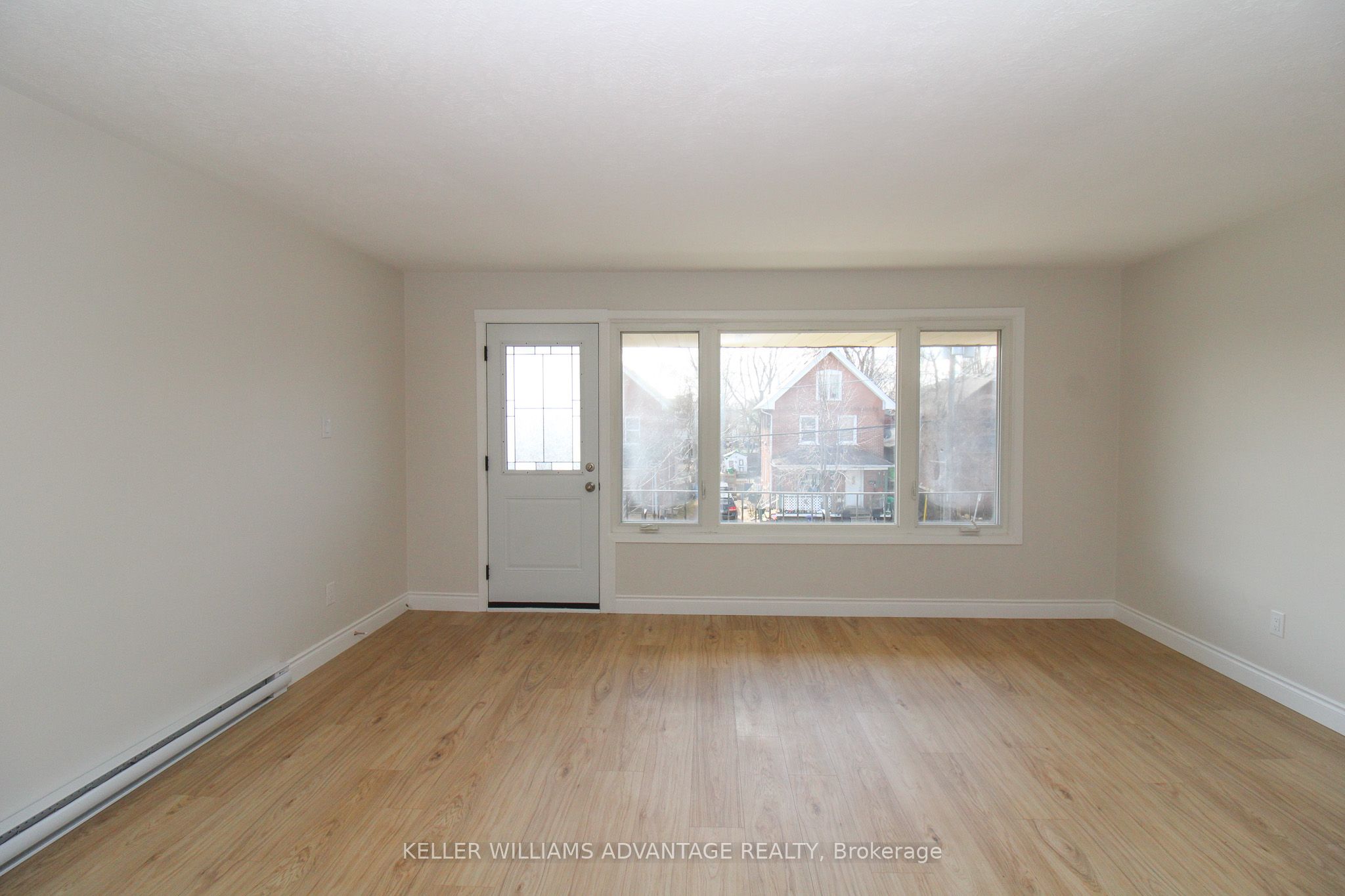 506 Sherbrooke Street Upper Property Photo 4