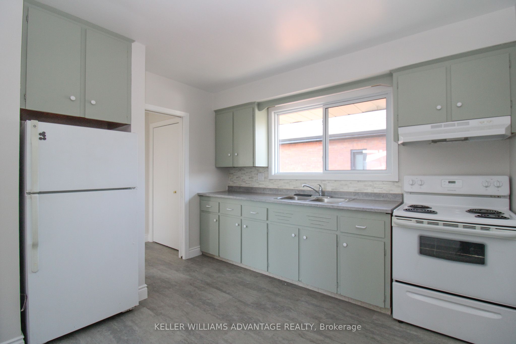 506 Sherbrooke Street Upper Property Photo 8