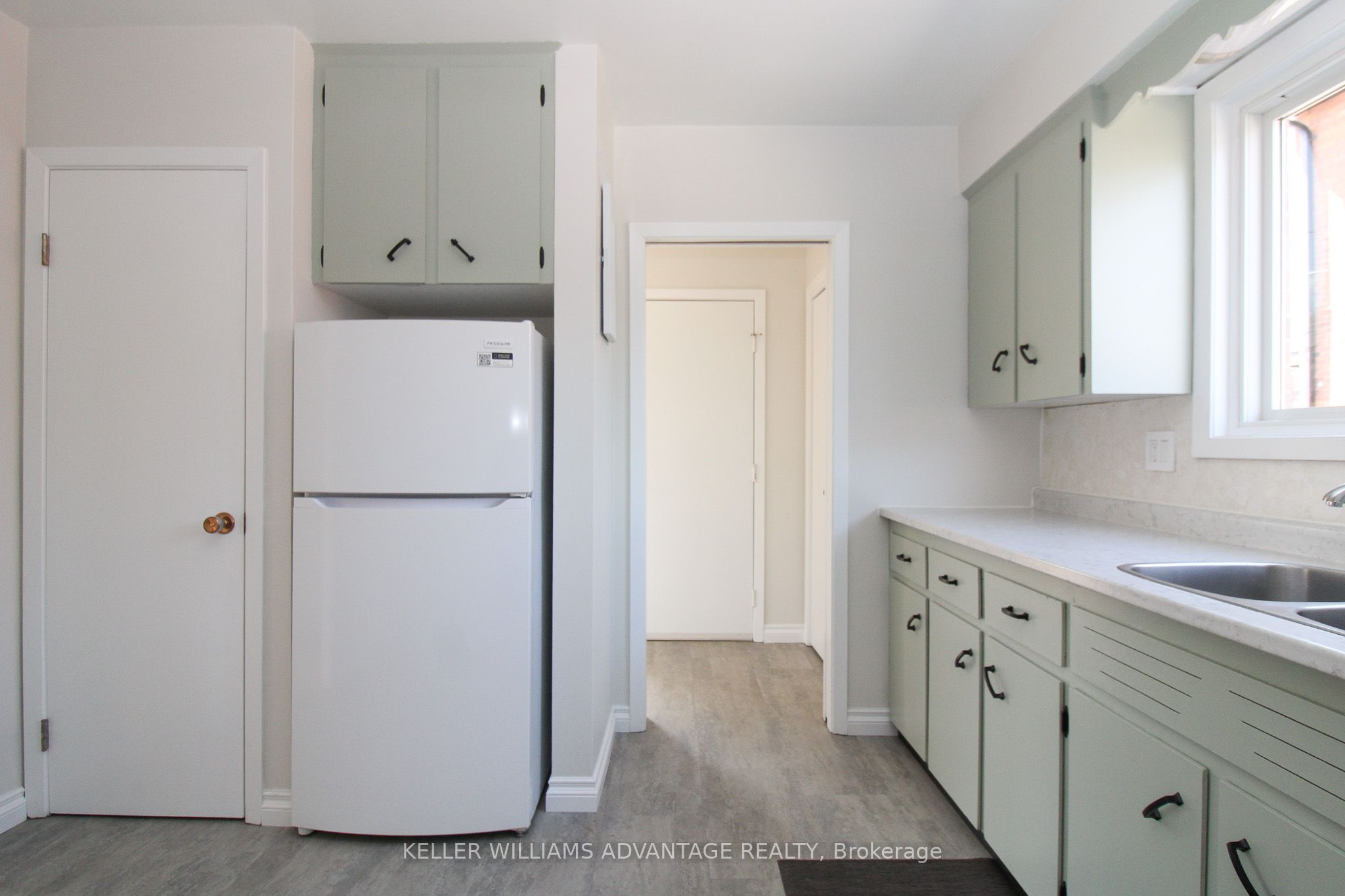 506 Sherbrooke Street Main Property Photo 9