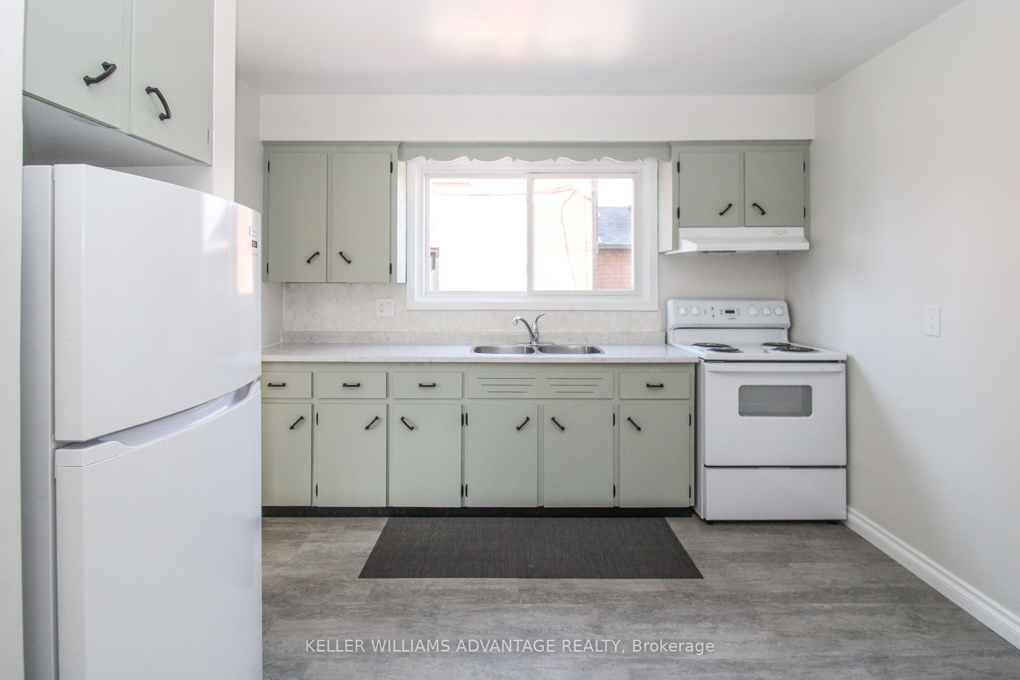 506 Sherbrooke Street Main Property Photo 11