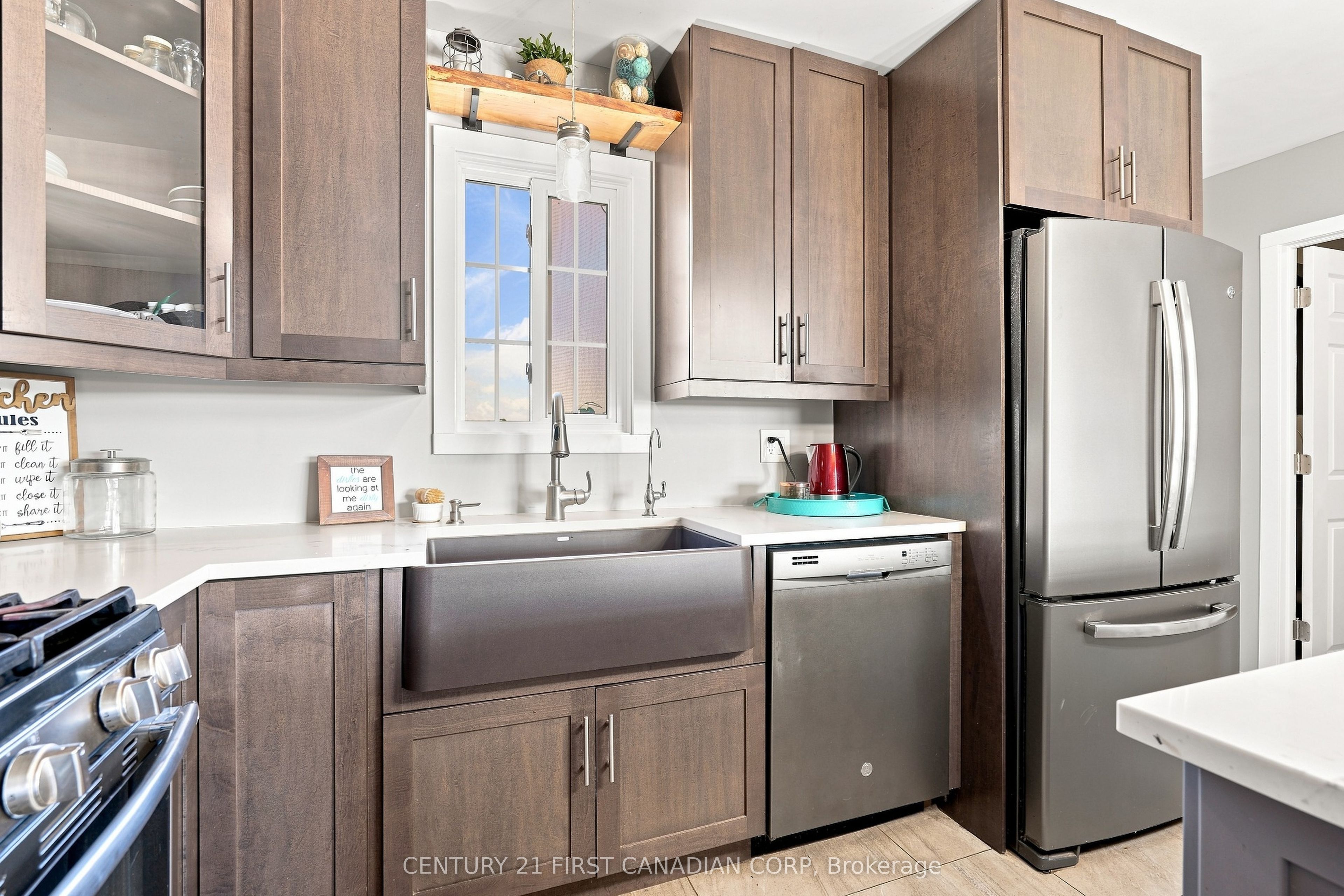 23032 Highbury Avenue N Property Photo 12