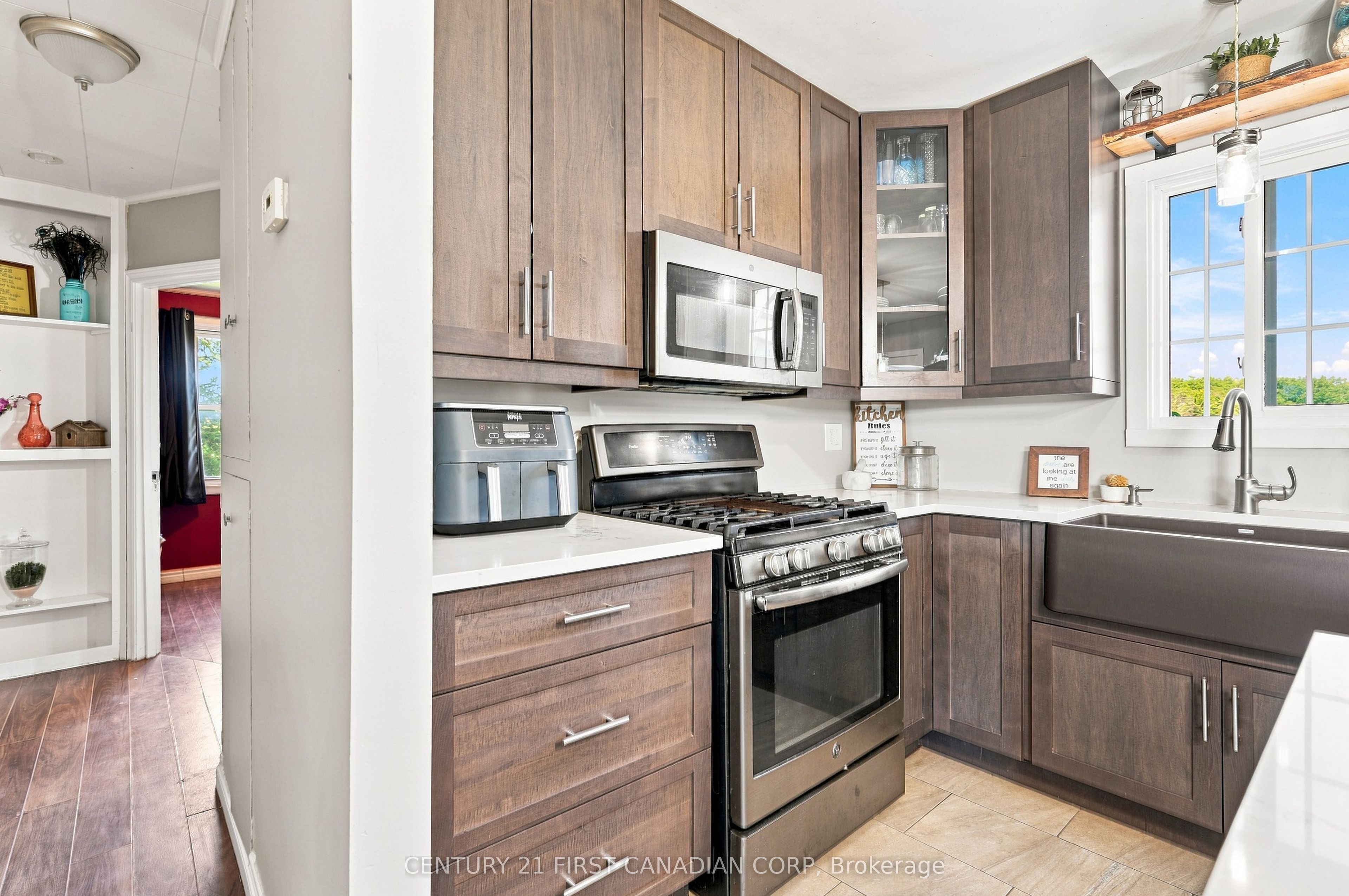 23032 Highbury Avenue N Property Photo 13