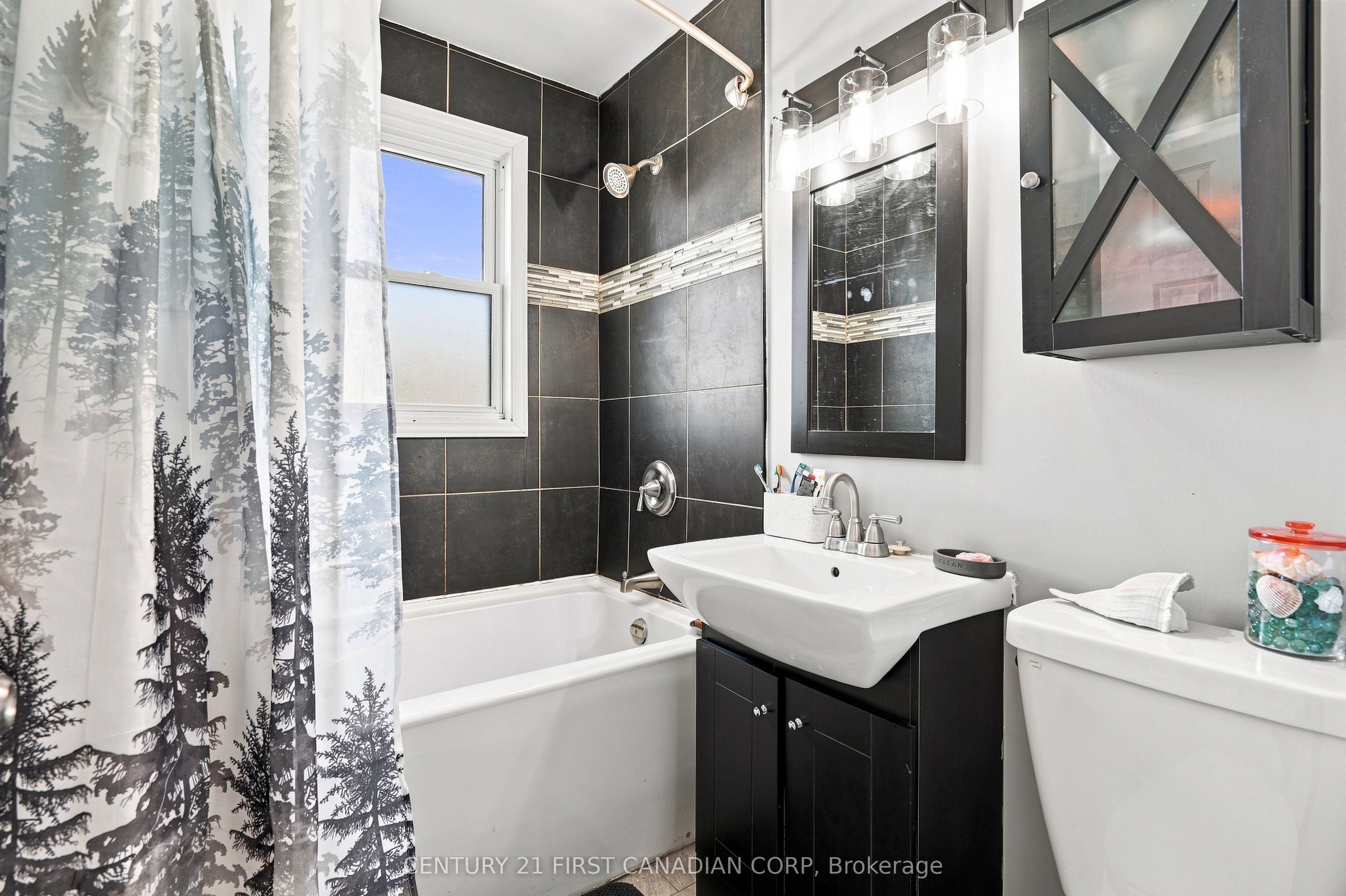23032 Highbury Avenue N Property Photo 20