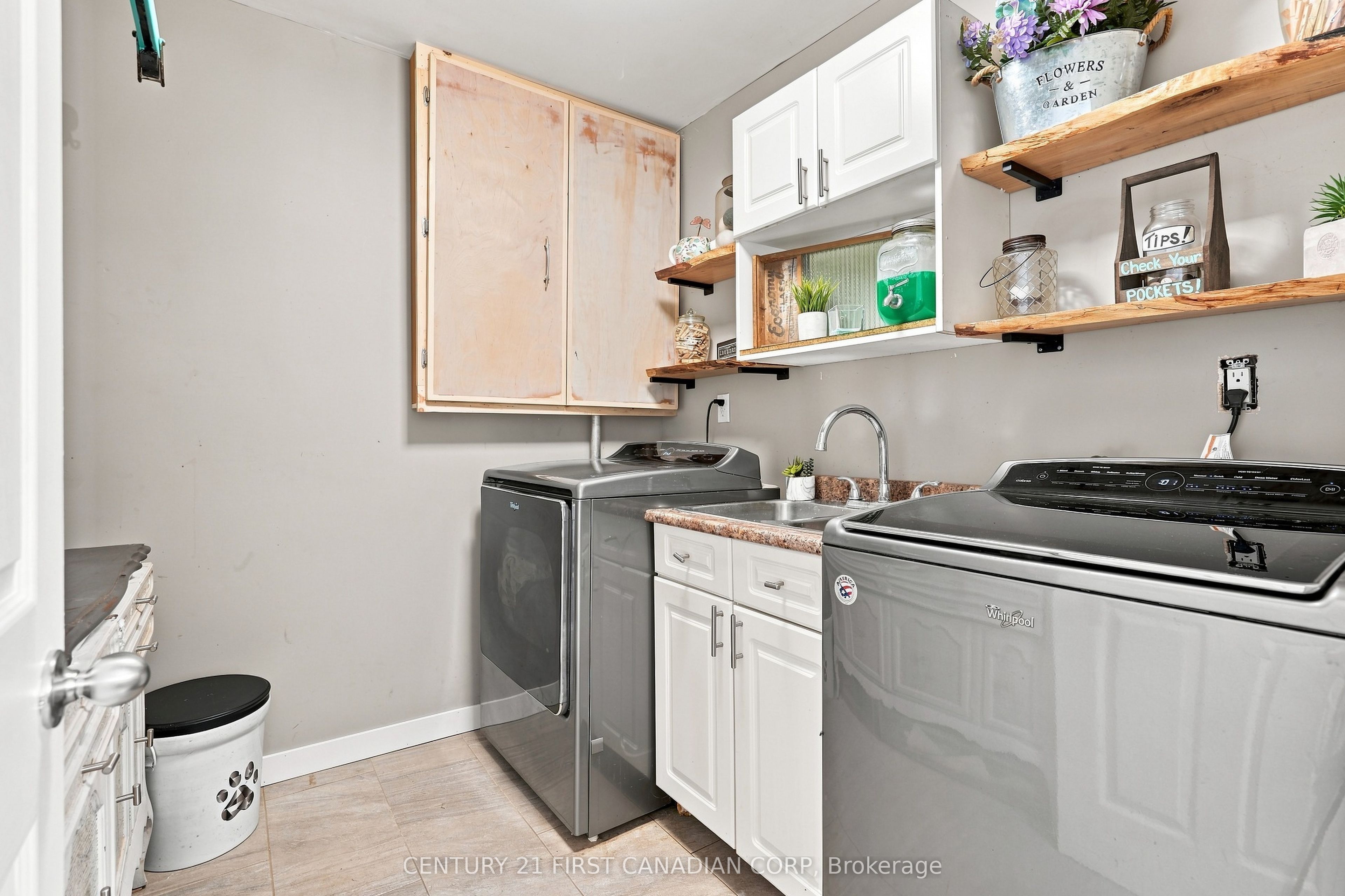 23032 Highbury Avenue N Property Photo 21