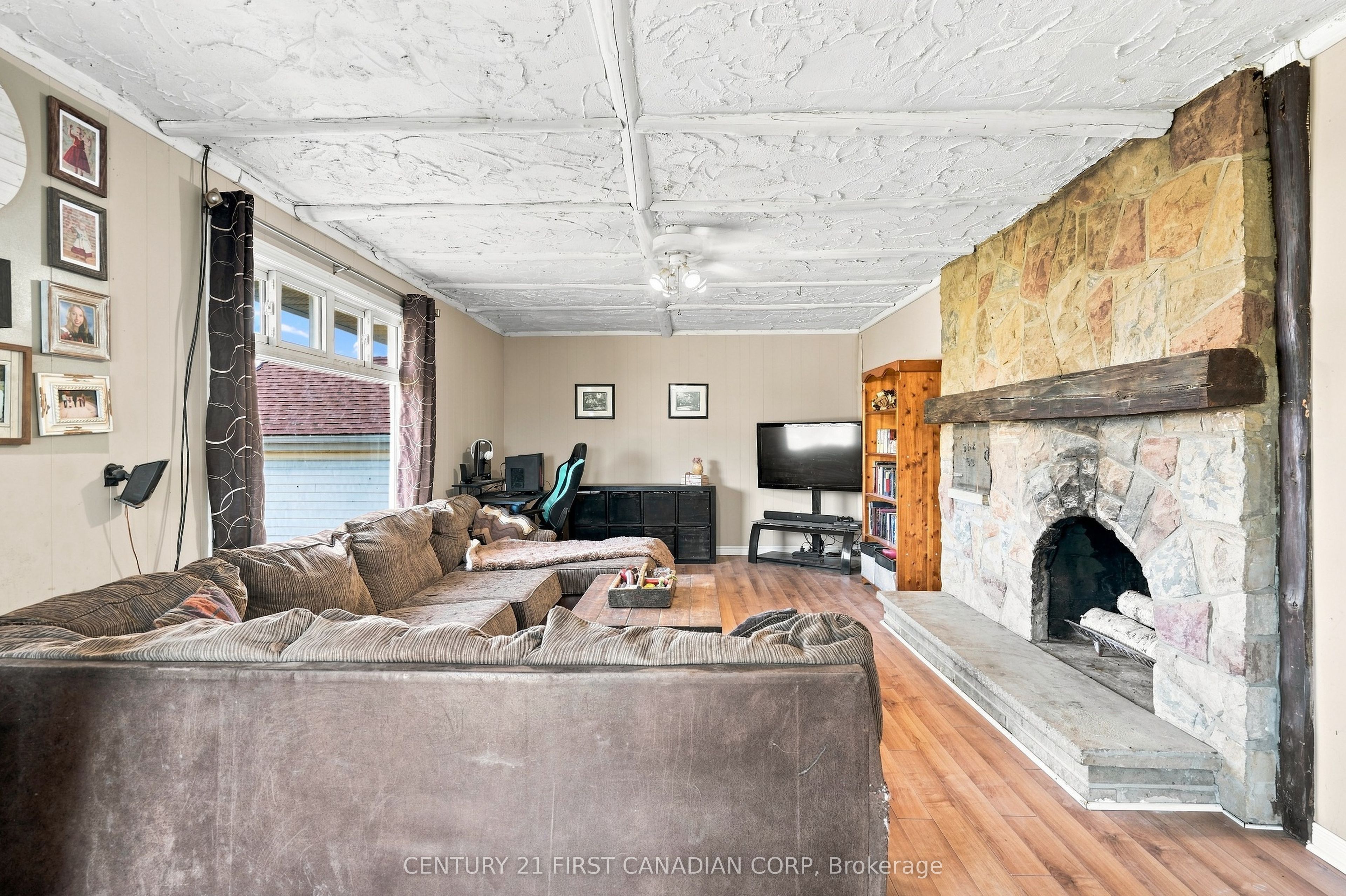 23032 Highbury Avenue N Property Photo 25