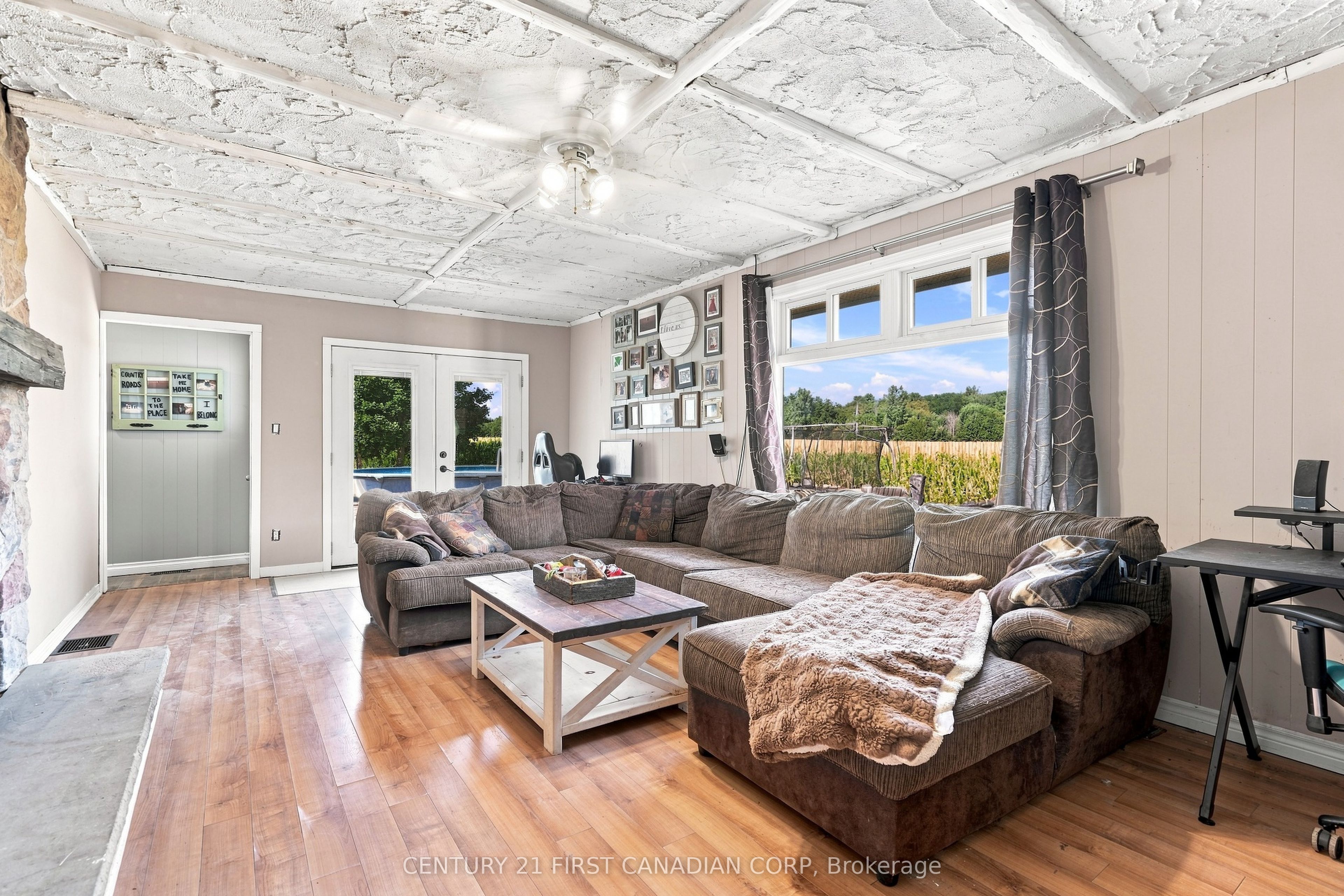 23032 Highbury Avenue N Property Photo 26