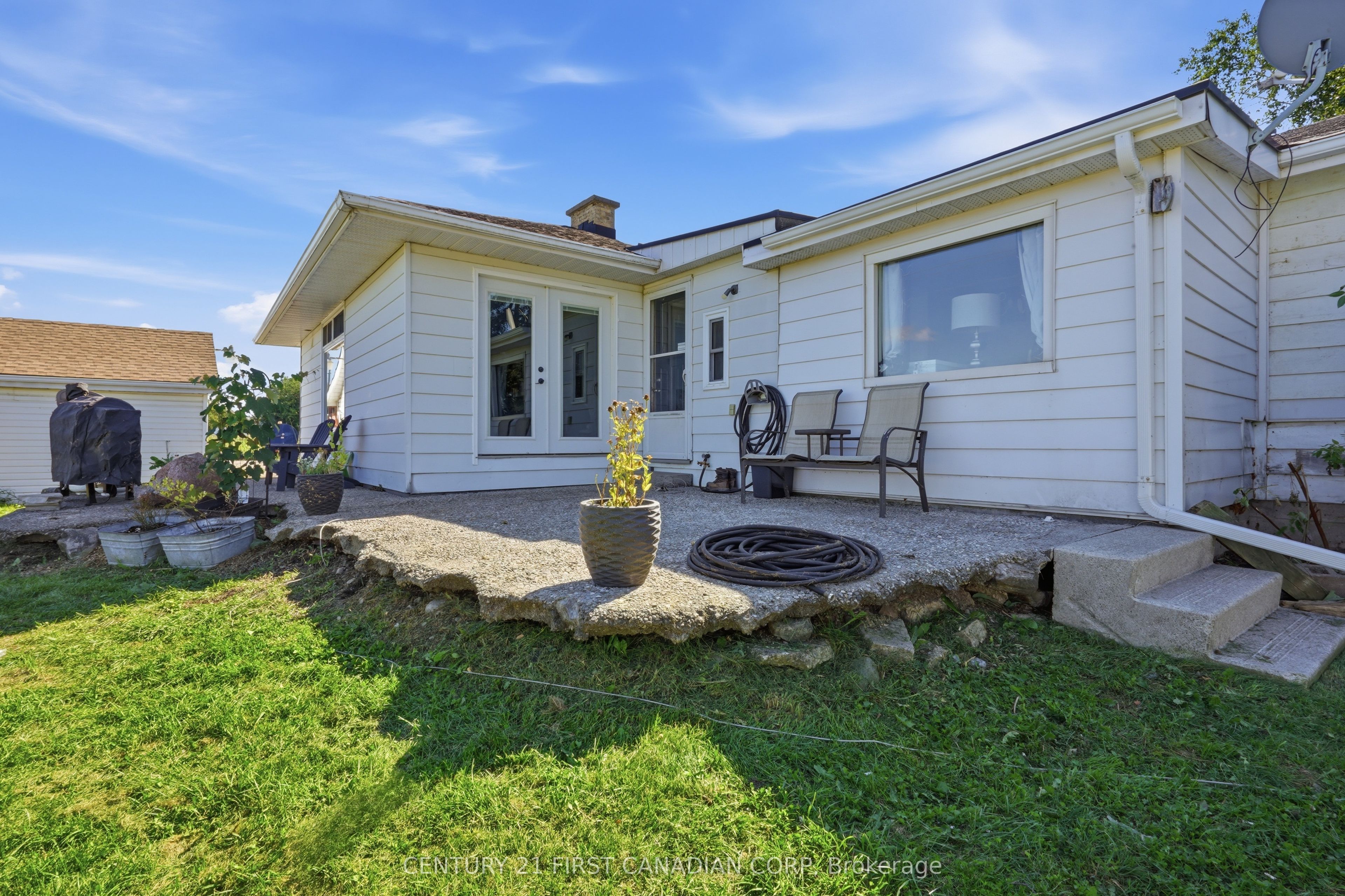 23032 Highbury Avenue N Property Photo 36