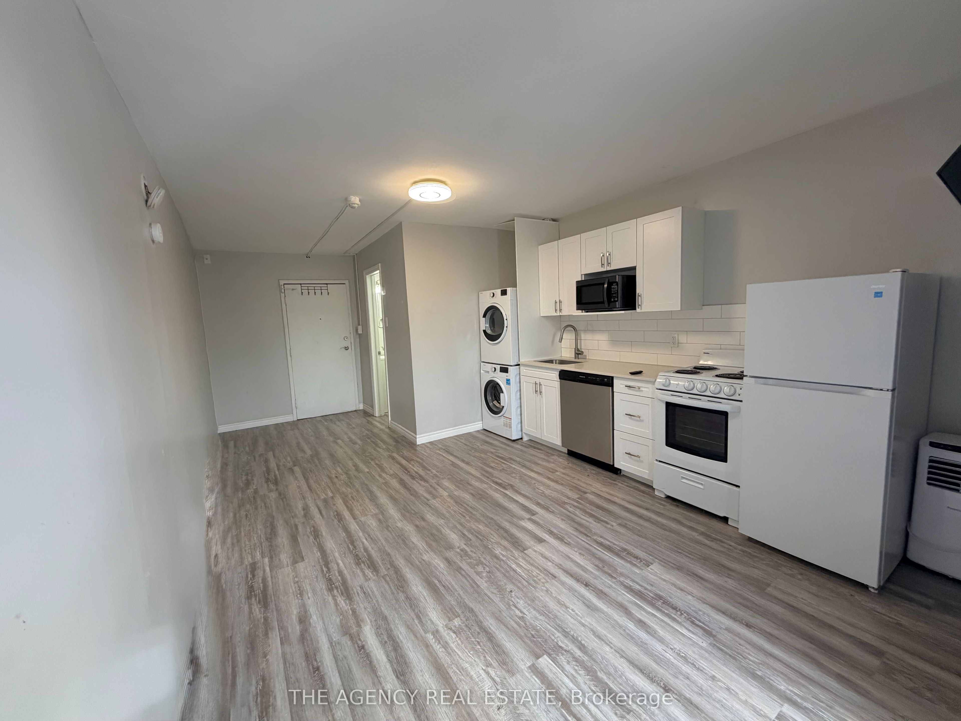 91 Thames Street S 305 Property Photo 6