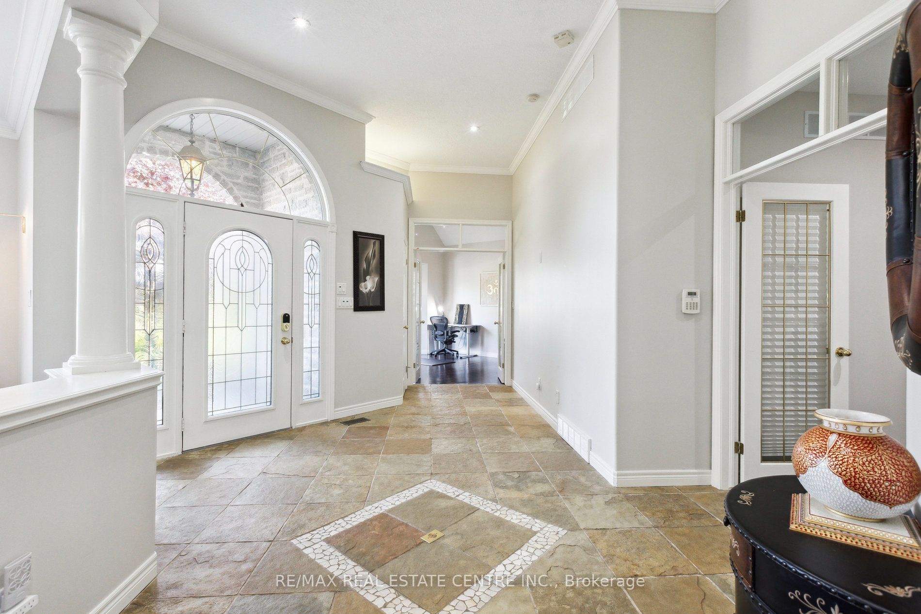 6 Fox Run Road Property Photo 8