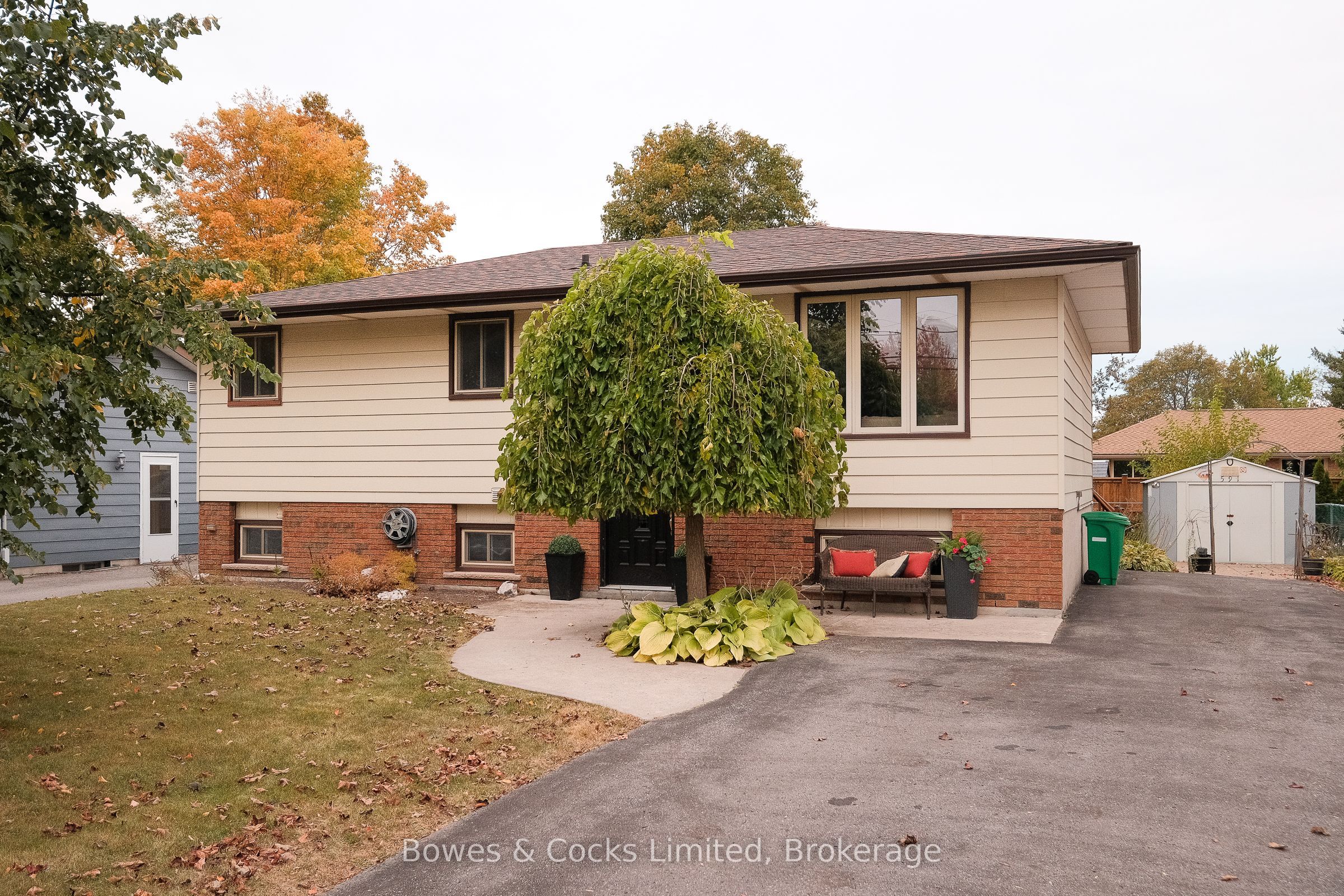 591 Otonabee Drive Property Photo 1