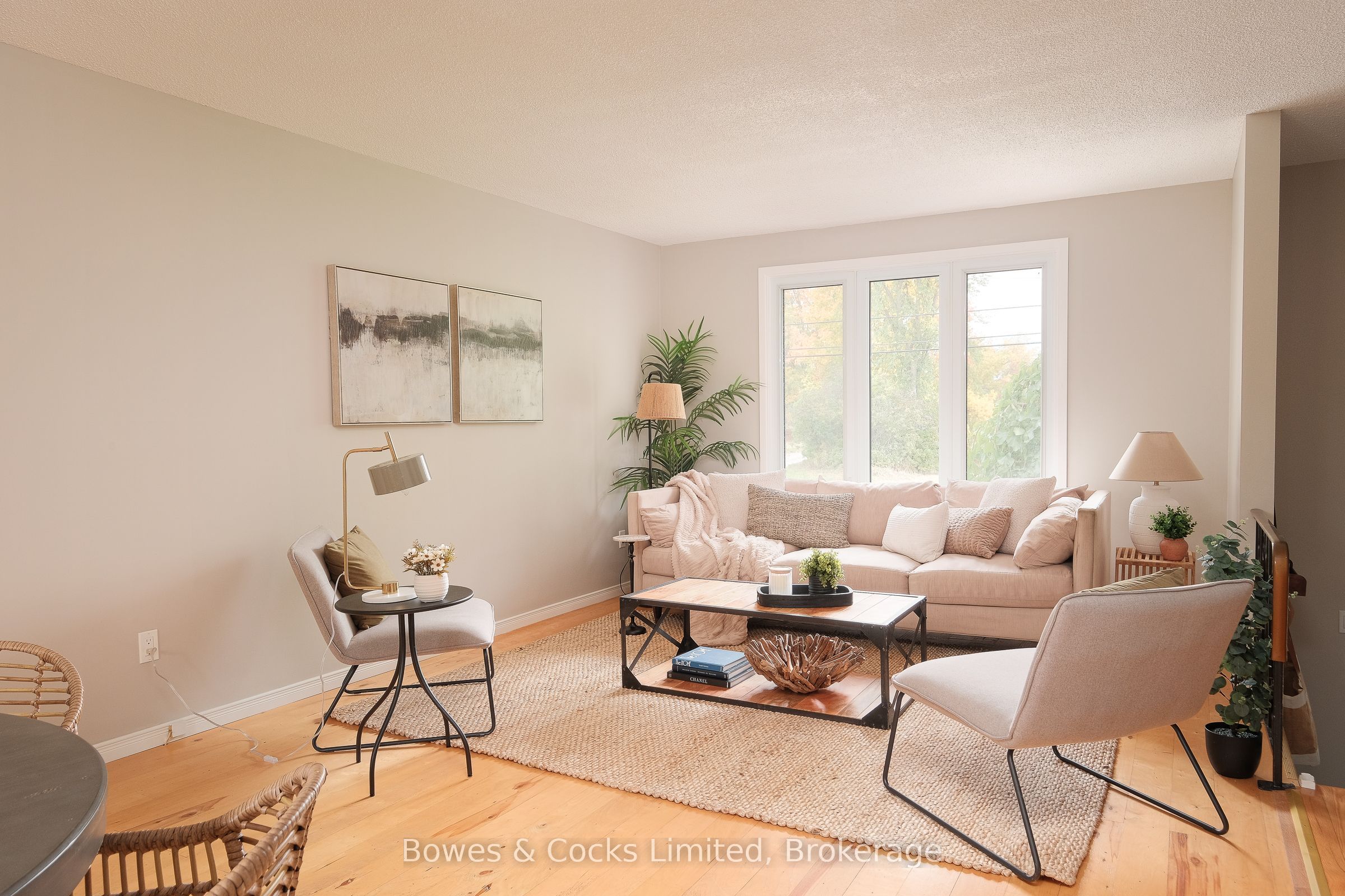 591 Otonabee Drive Property Photo 7