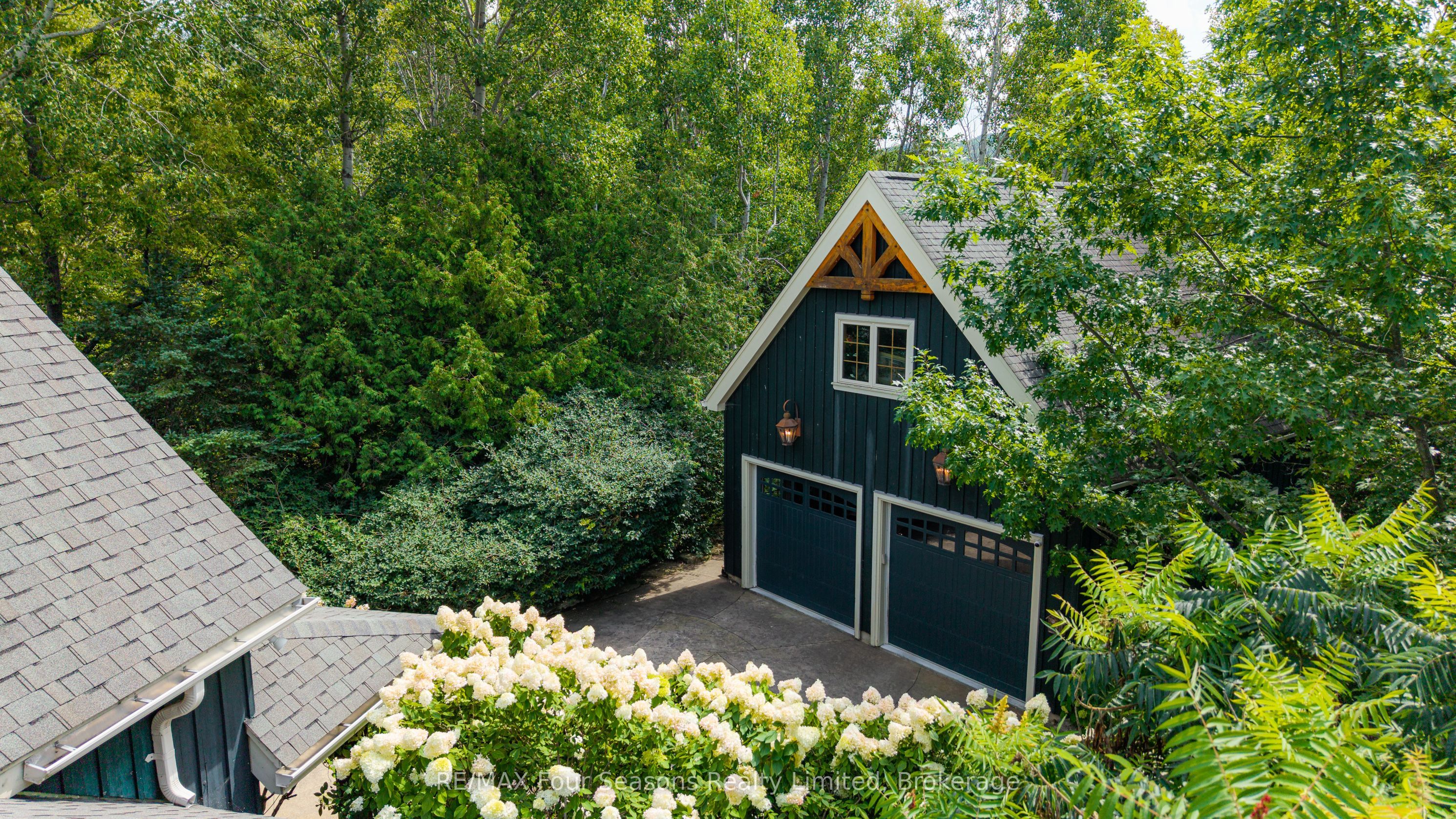 129 Davos Drive Property Photo 3