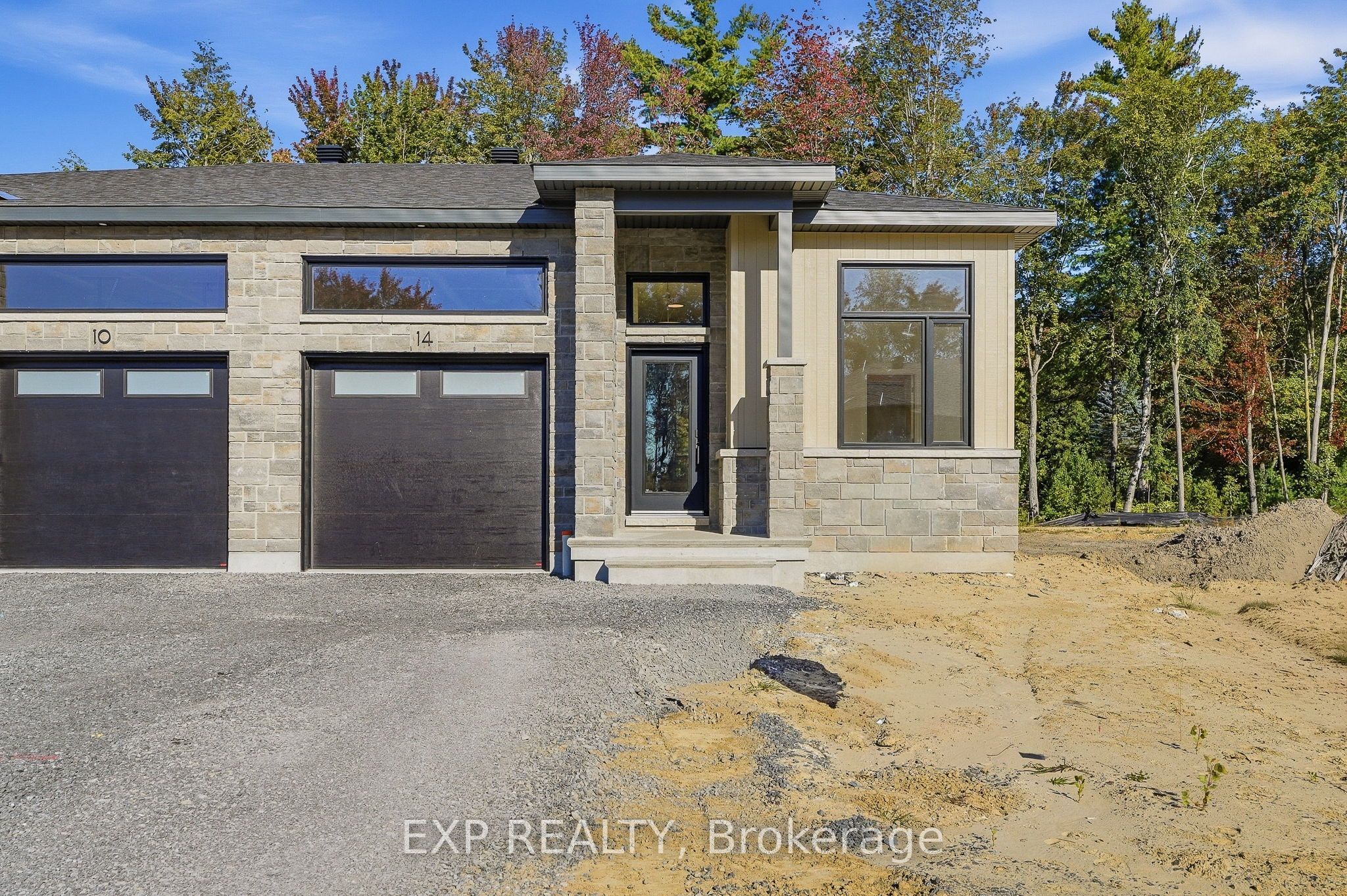 14 Hughes Circle Property Photo 1