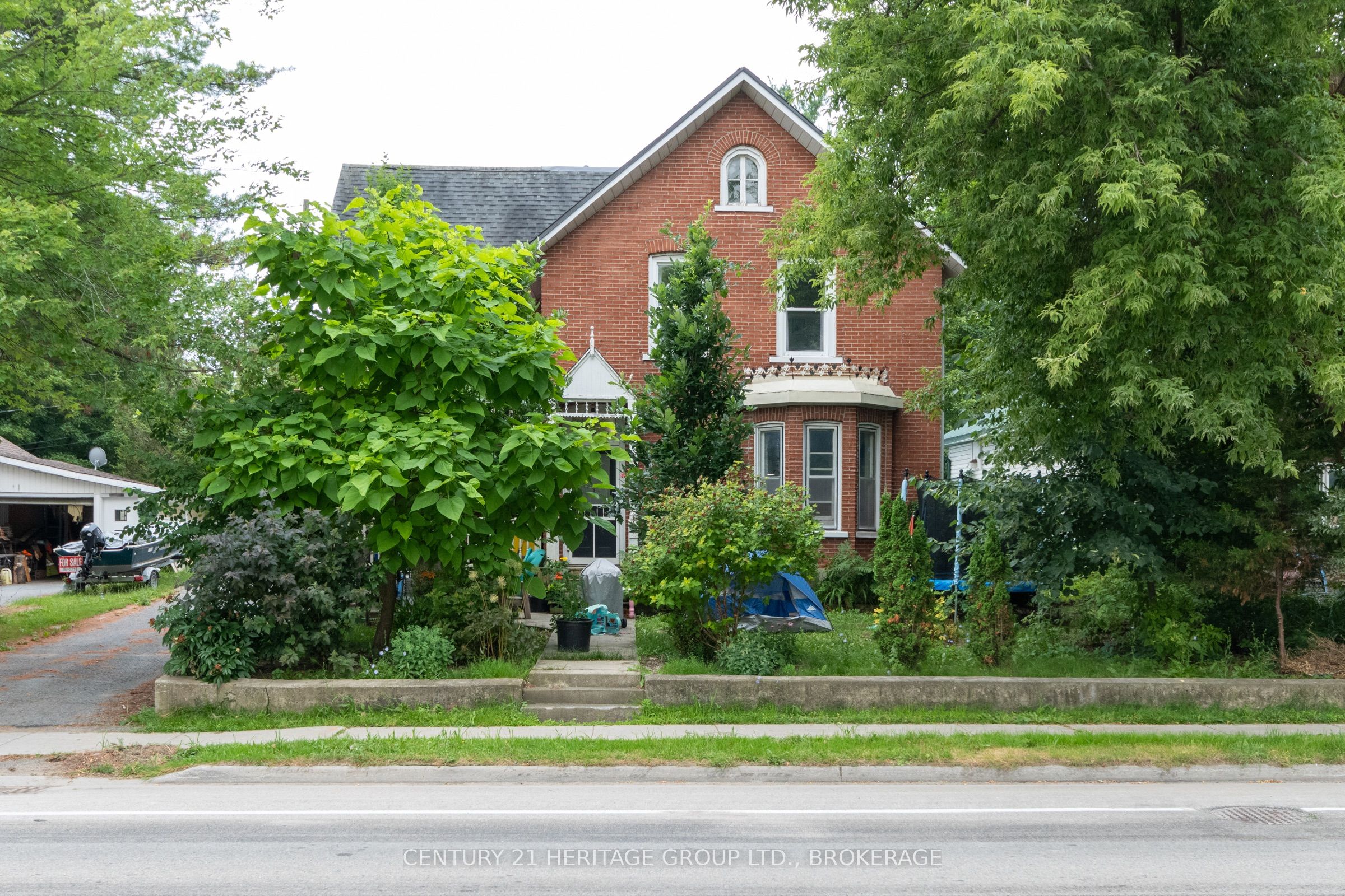 625 King Street W Property Photo 1