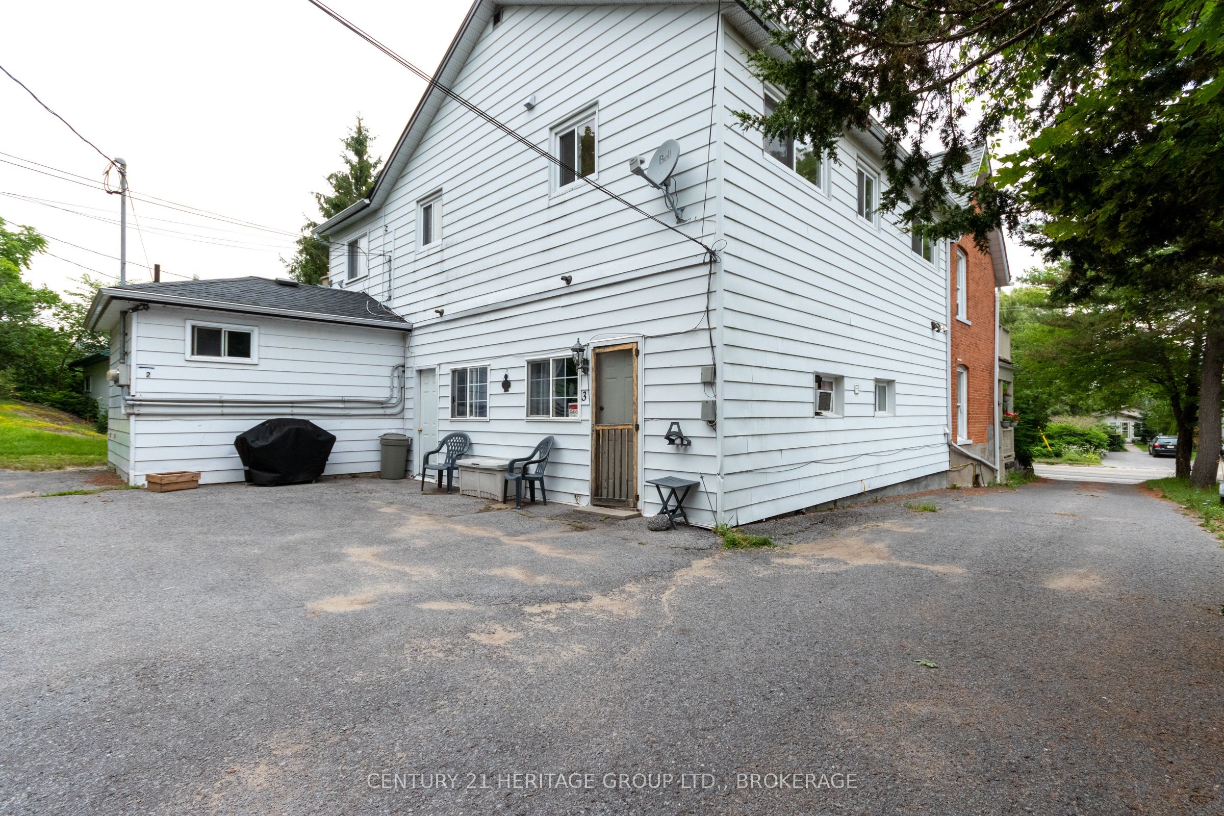 625 King Street W Property Photo 5