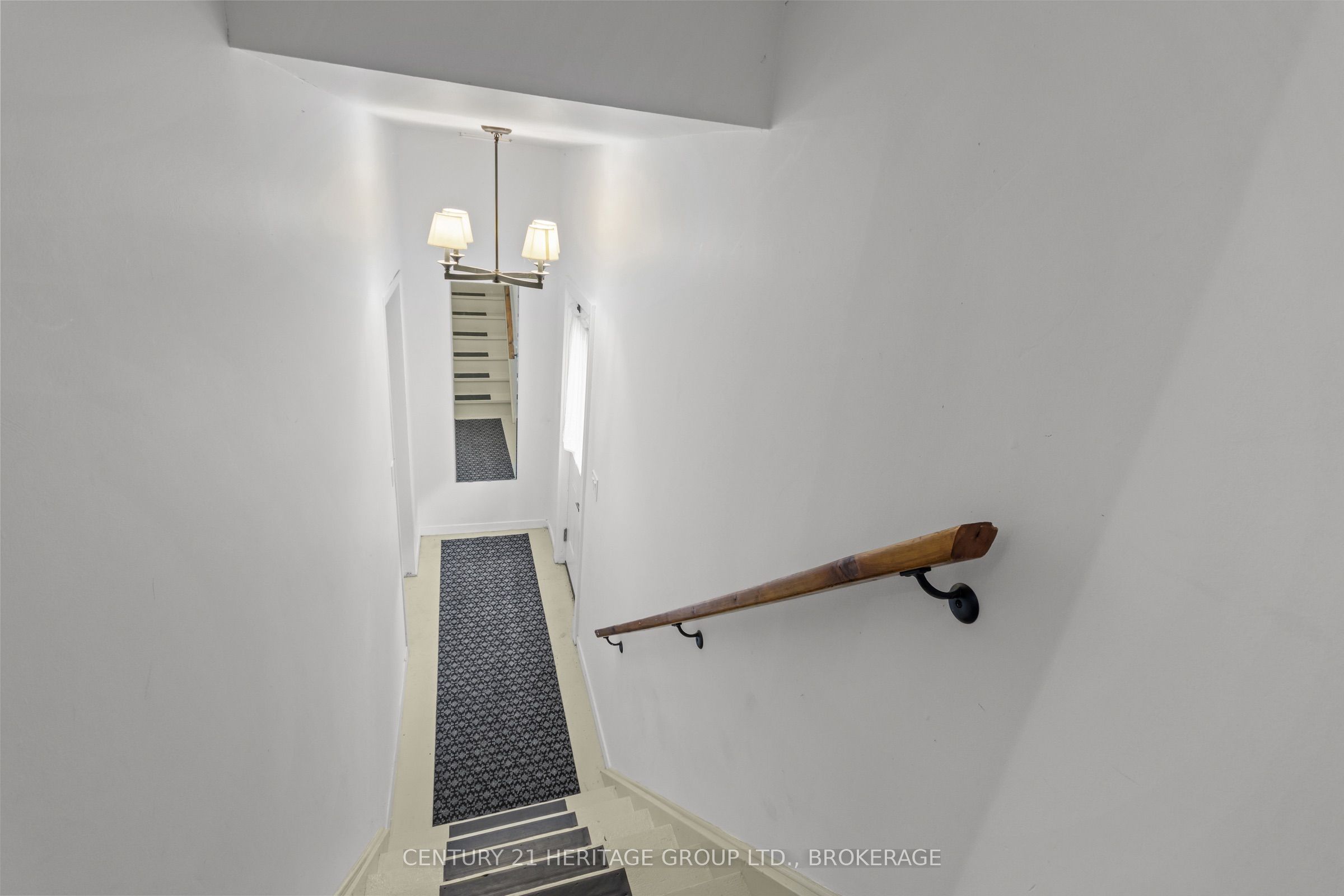 625 King Street W Property Photo 12