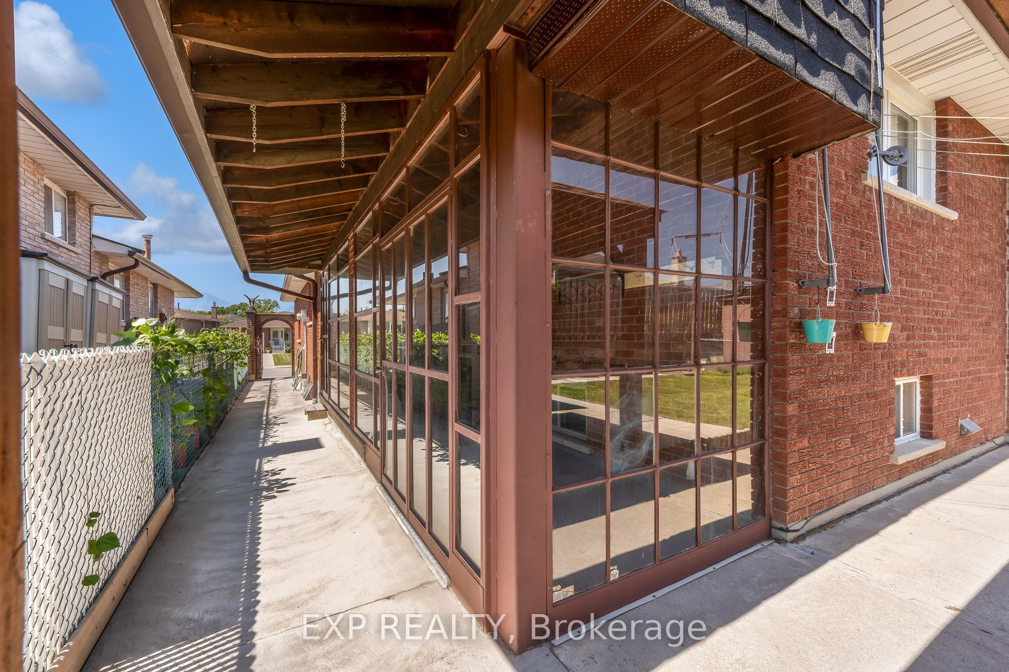 150 Marcella Crescent Property Photo 7
