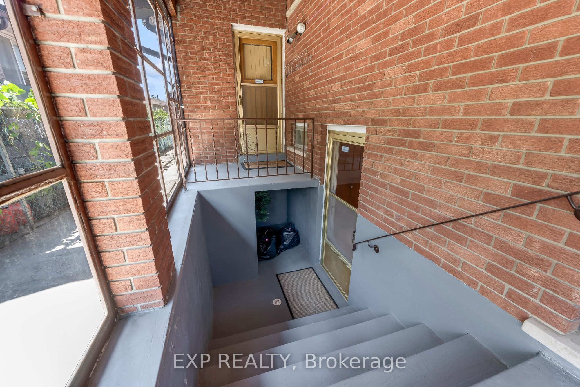150 Marcella Crescent Property Photo 9