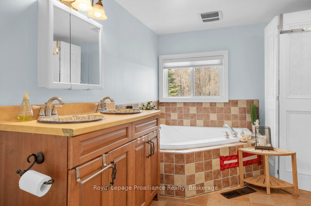 369 5th Concession Rd S Road Property Photo 15