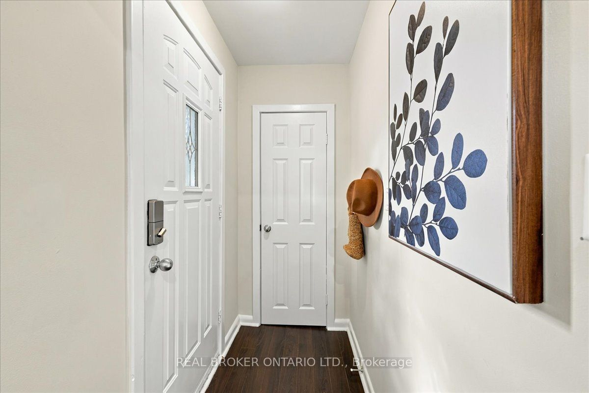 480 Rosseau Road Property Photo 4