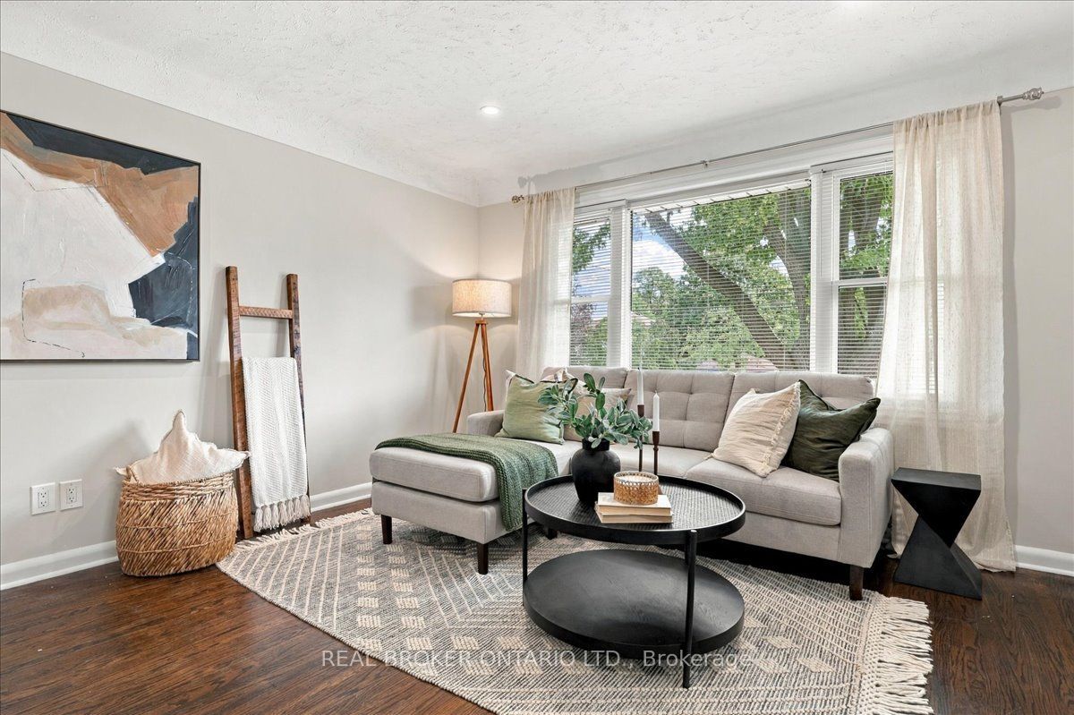 480 Rosseau Road Property Photo 6
