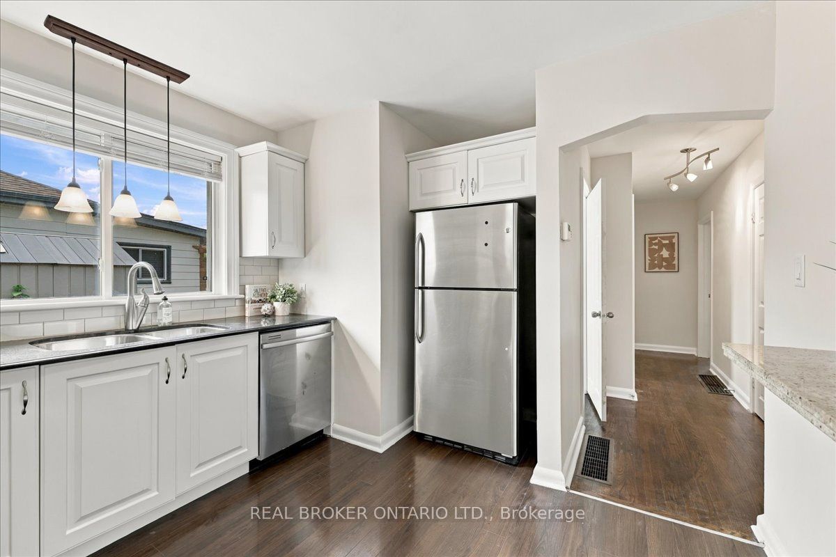 480 Rosseau Road Property Photo 10