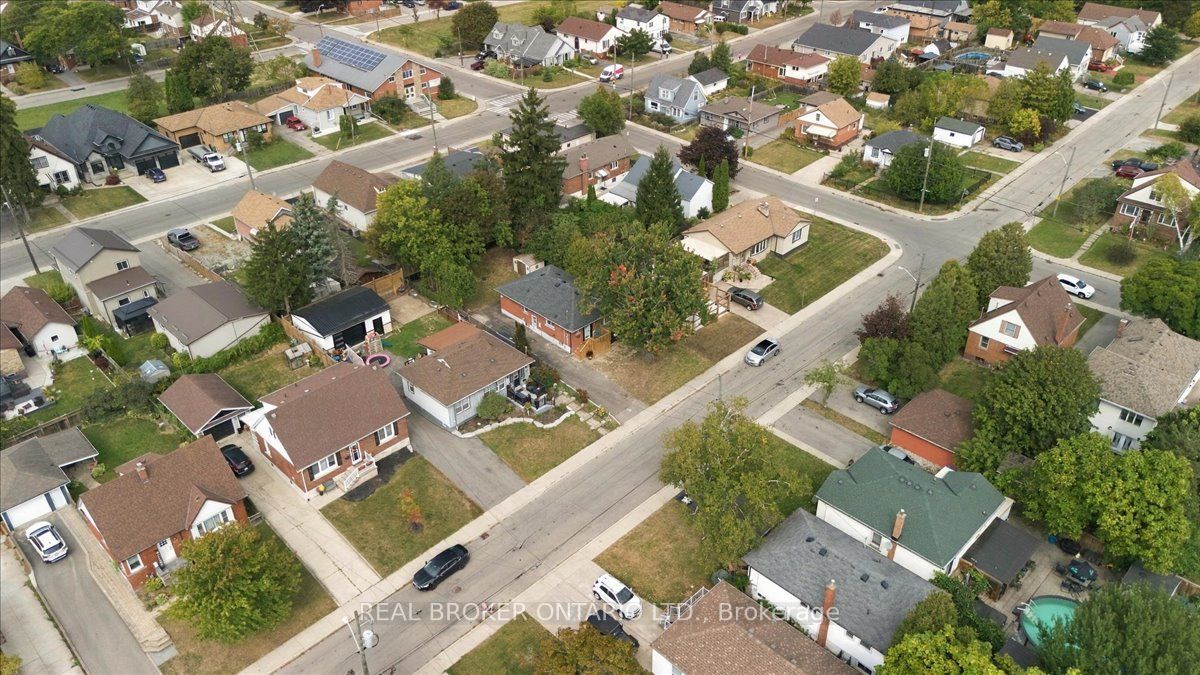 480 Rosseau Road Property Photo 31