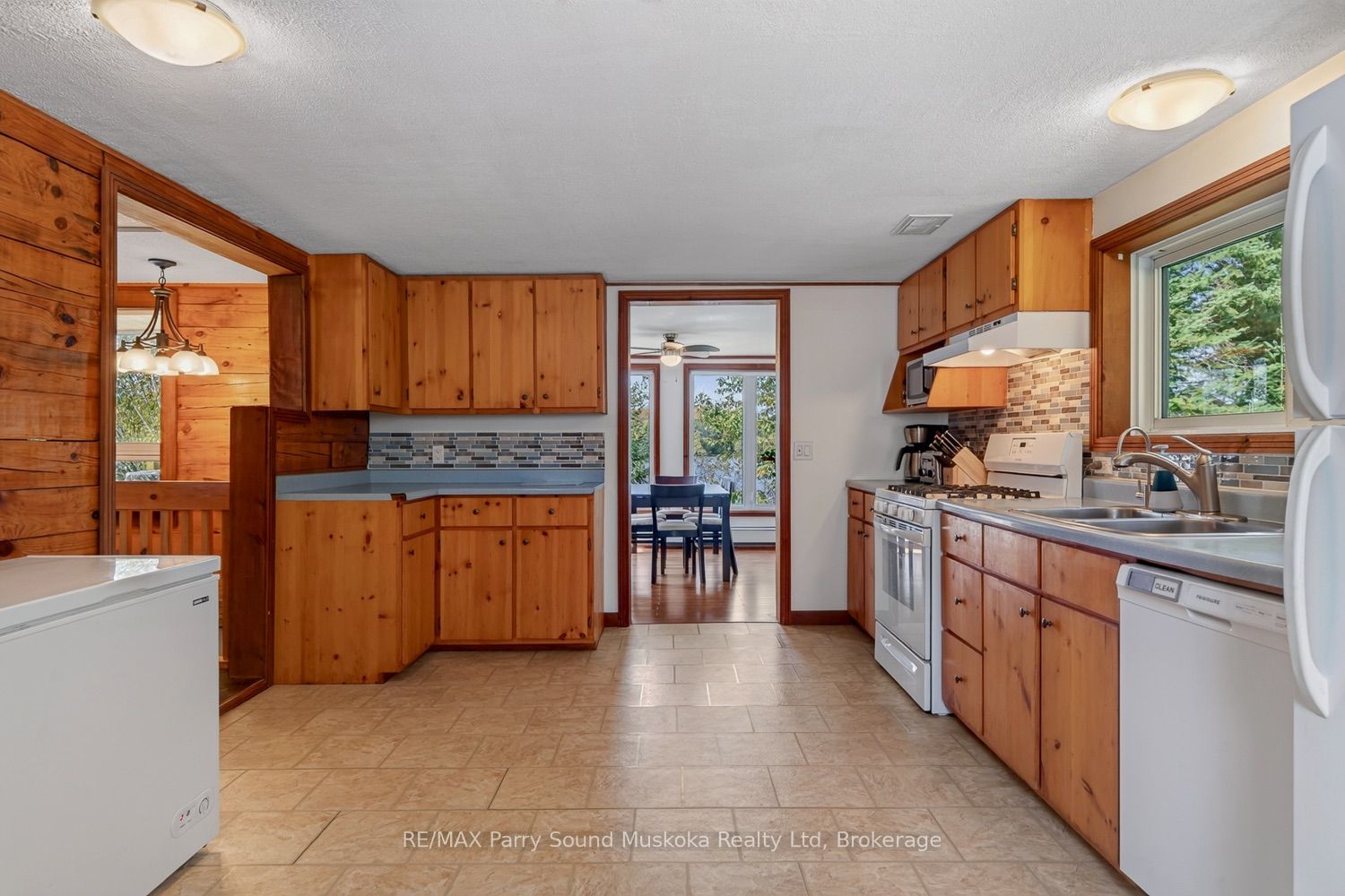 134 Johnston Road Property Photo 6