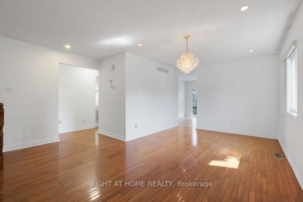 53 Yoho Drive Property Photo 4