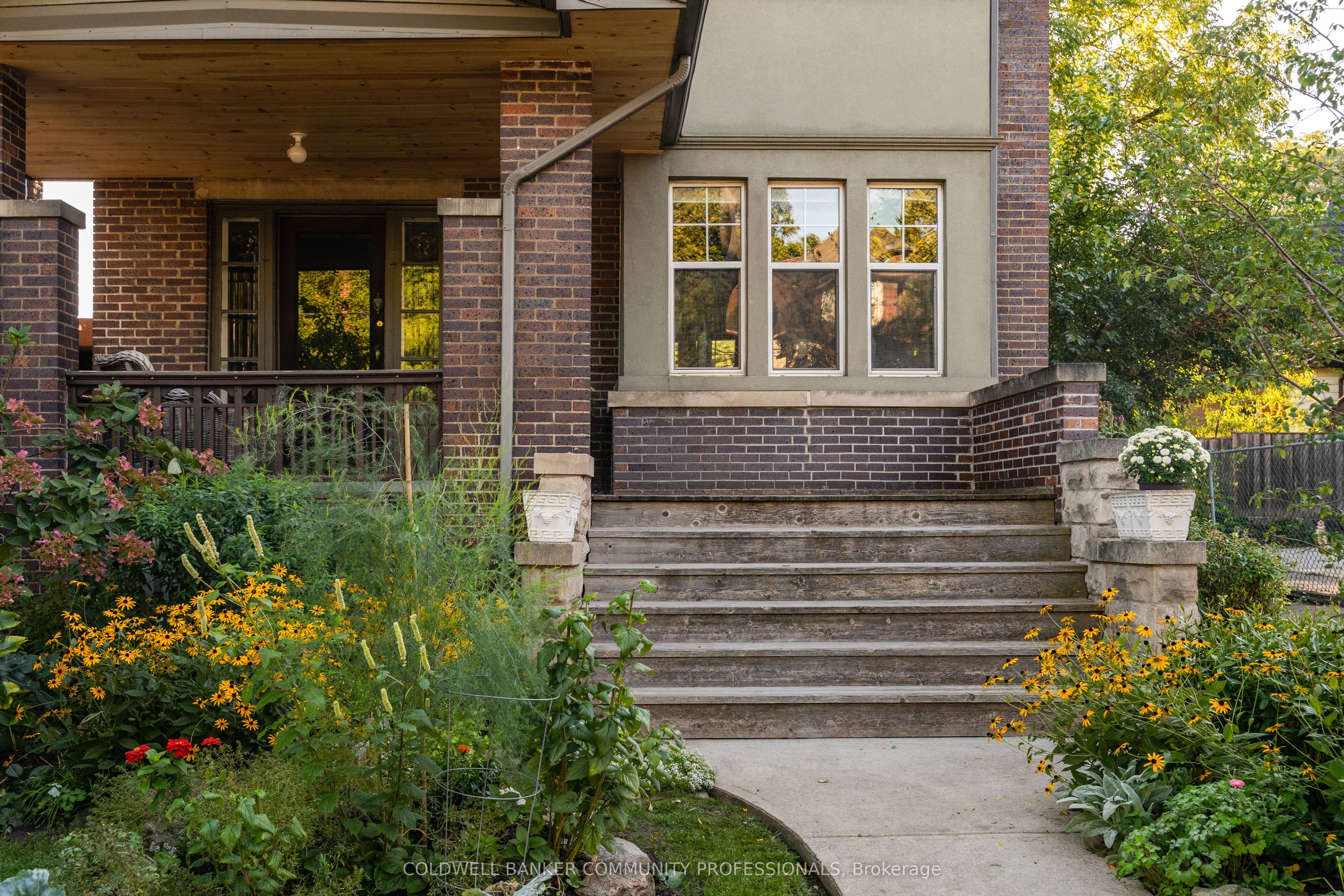 155 Sherman Avenue S Property Photo 2