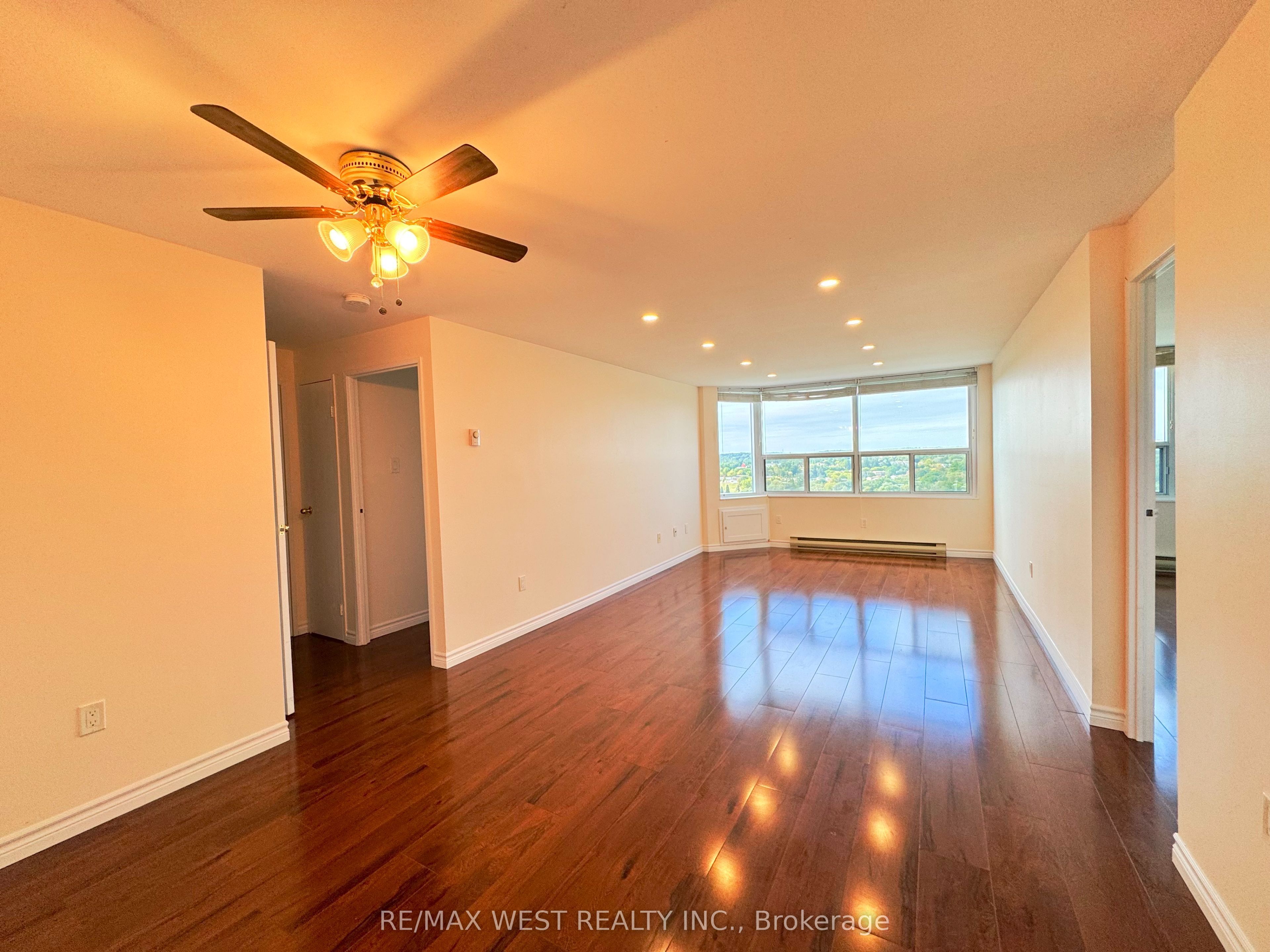 55 Green Valley Drive 1506 Property Photo 3