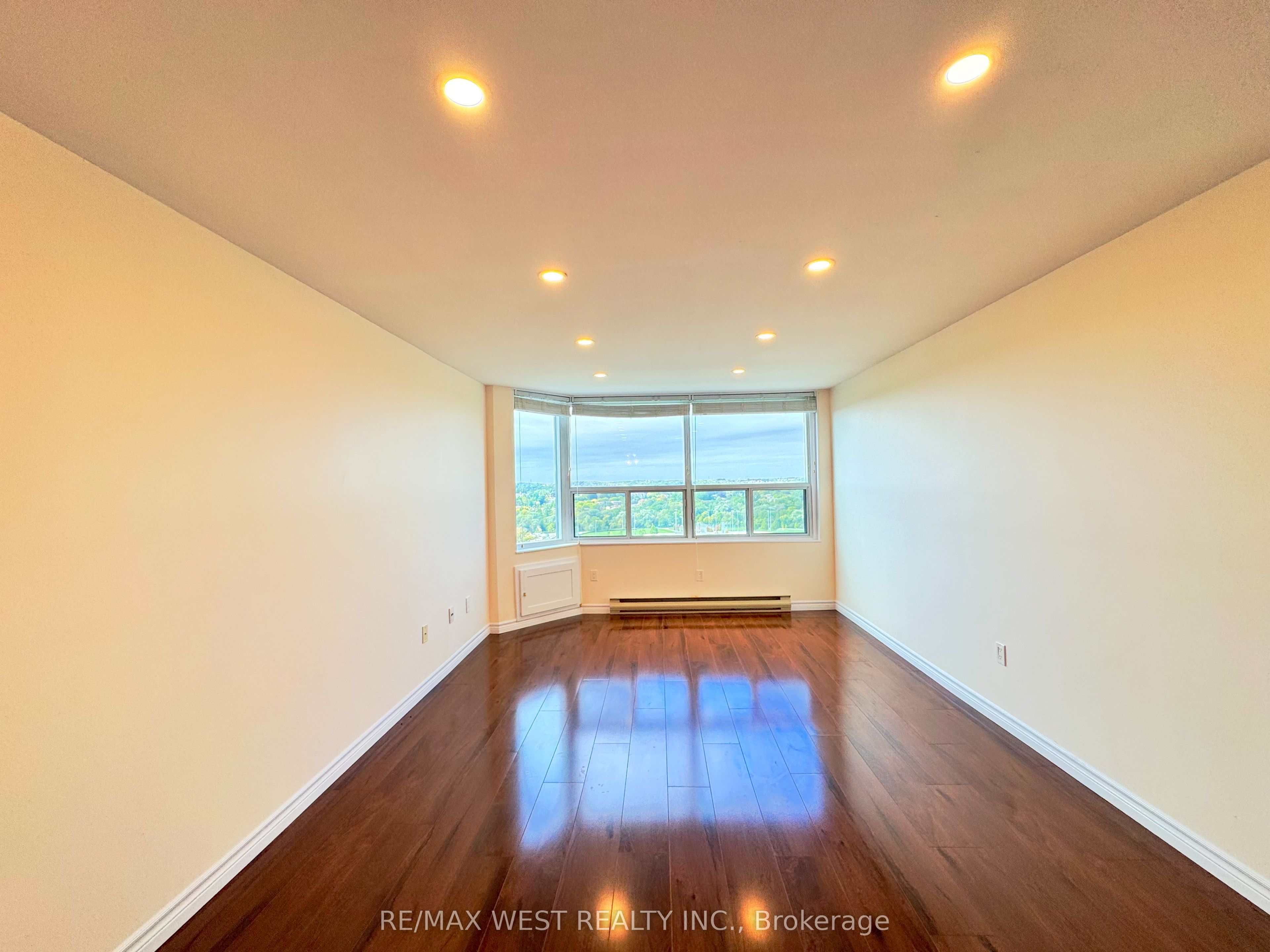 55 Green Valley Drive 1506 Property Photo 4