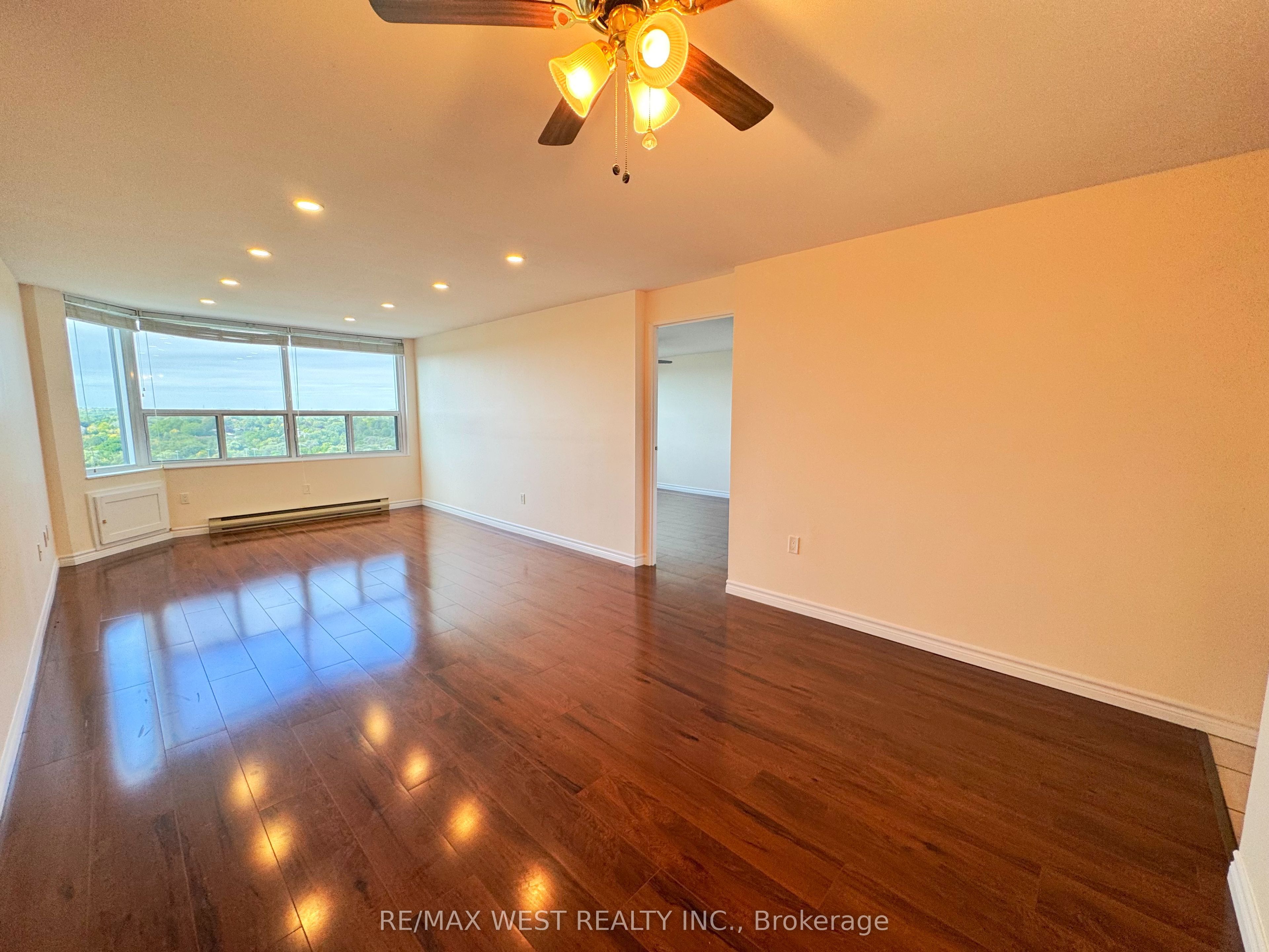 55 Green Valley Drive 1506 Property Photo 5