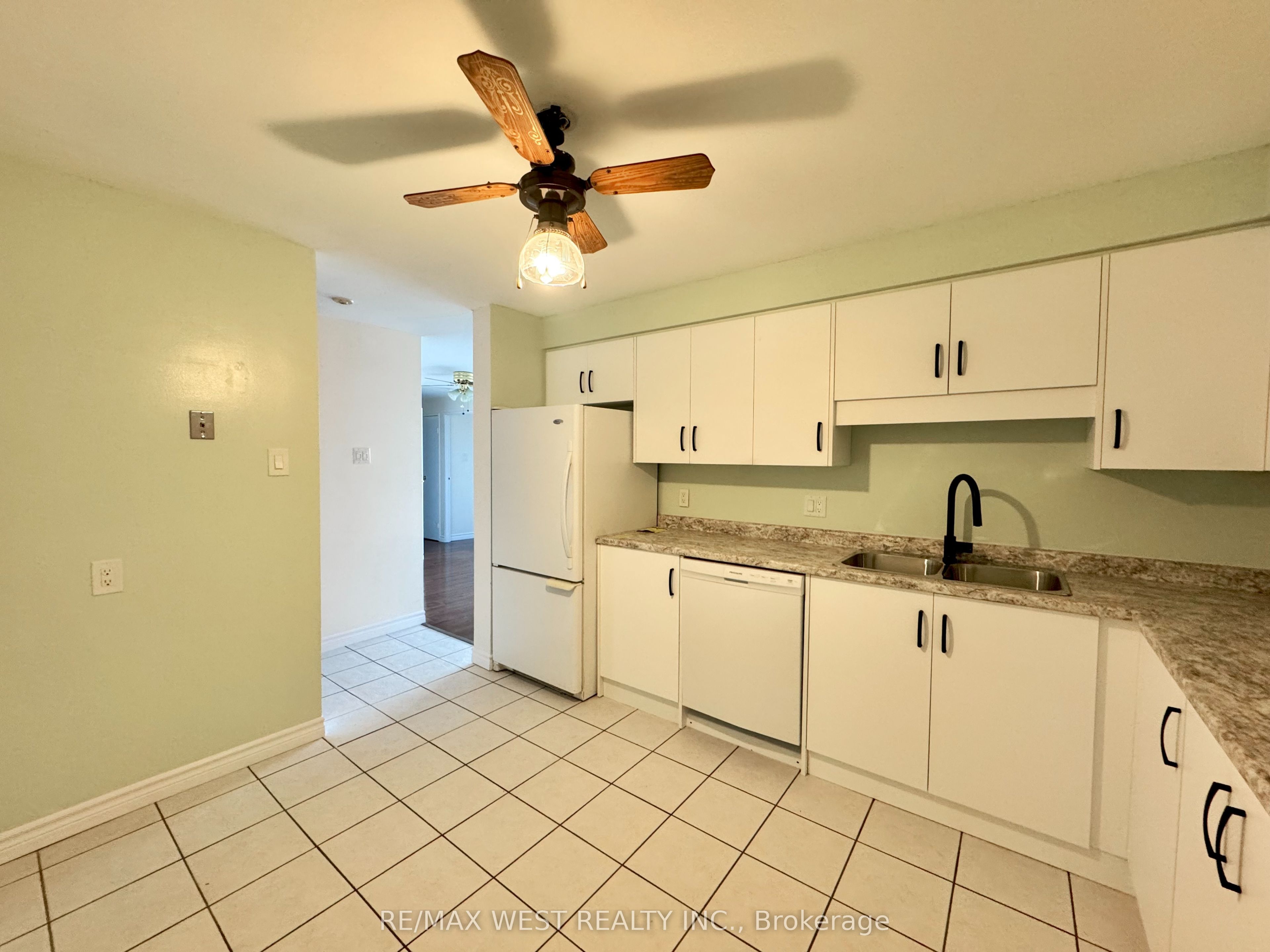 55 Green Valley Drive 1506 Property Photo 10